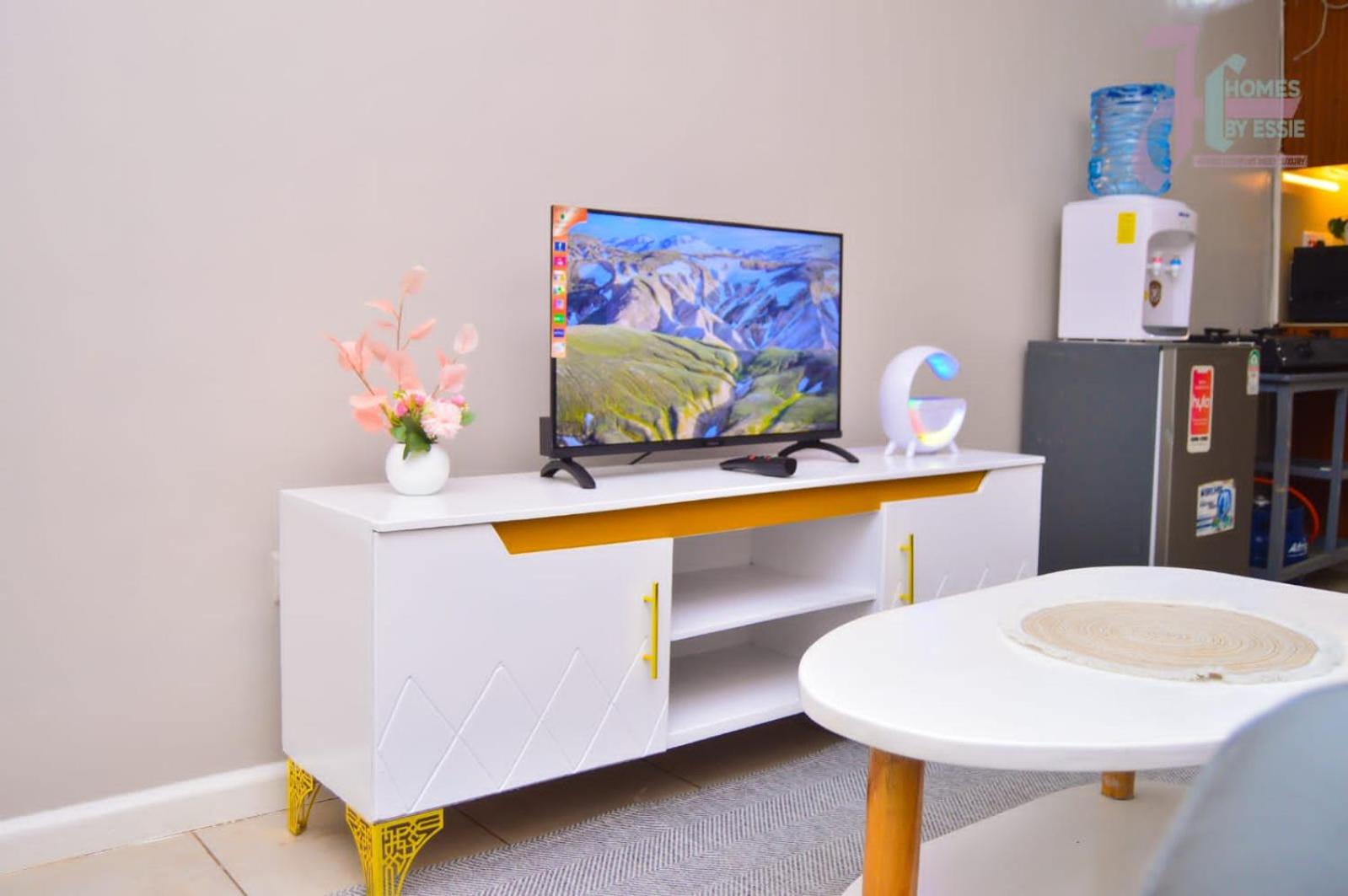 Homes By Essie Executive Studio view 5