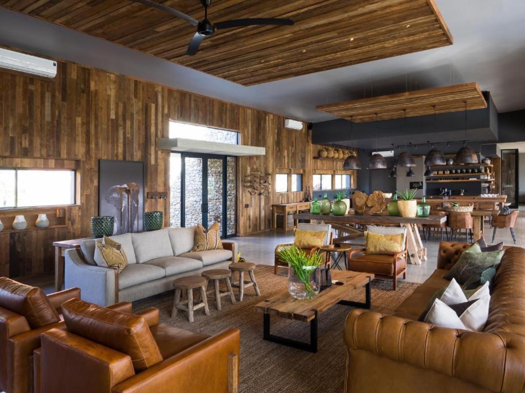 Kruger Lodge Mjejane - Luxury Family Villa in Greater Kruger view 5