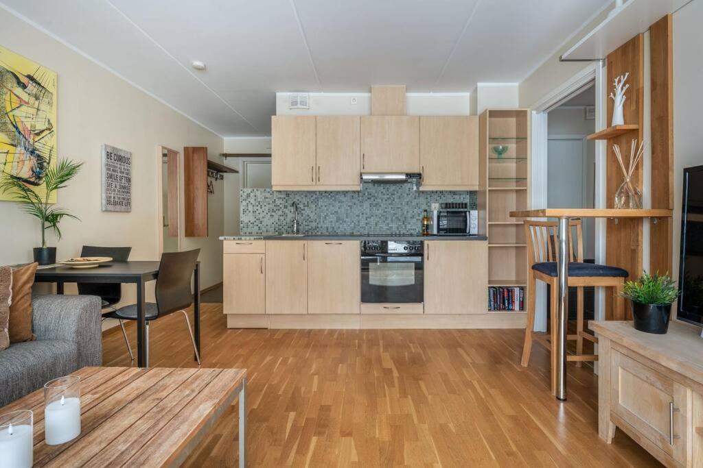 Cozy Cove at Solsiden - 2BR familyfriendly view 5