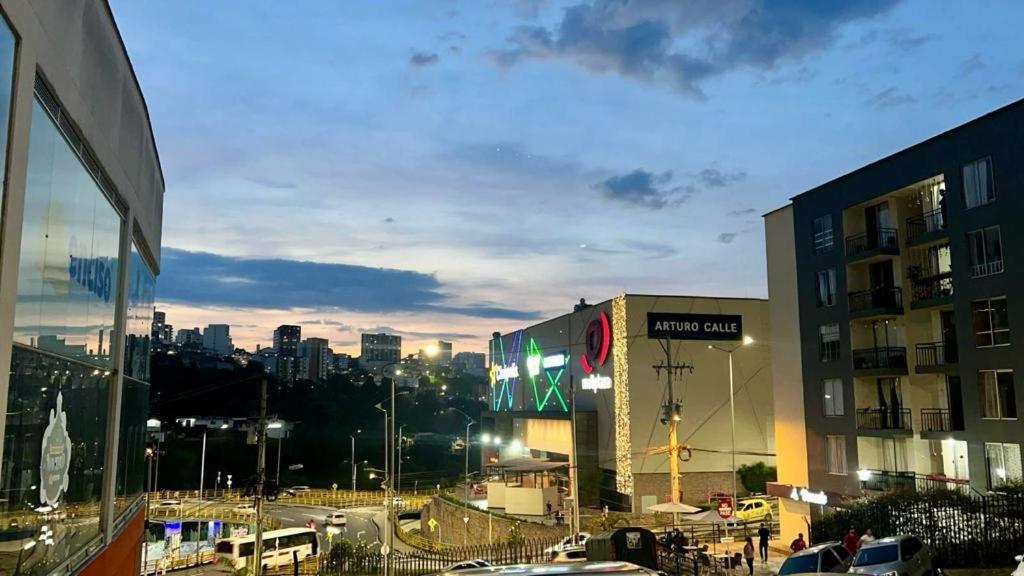 APARTAMENTO AMOBLADO CERCA Mall Plaza Manizales