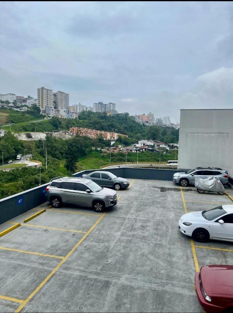 APARTAMENTO AMOBLADO CERCA Mall Plaza Manizales