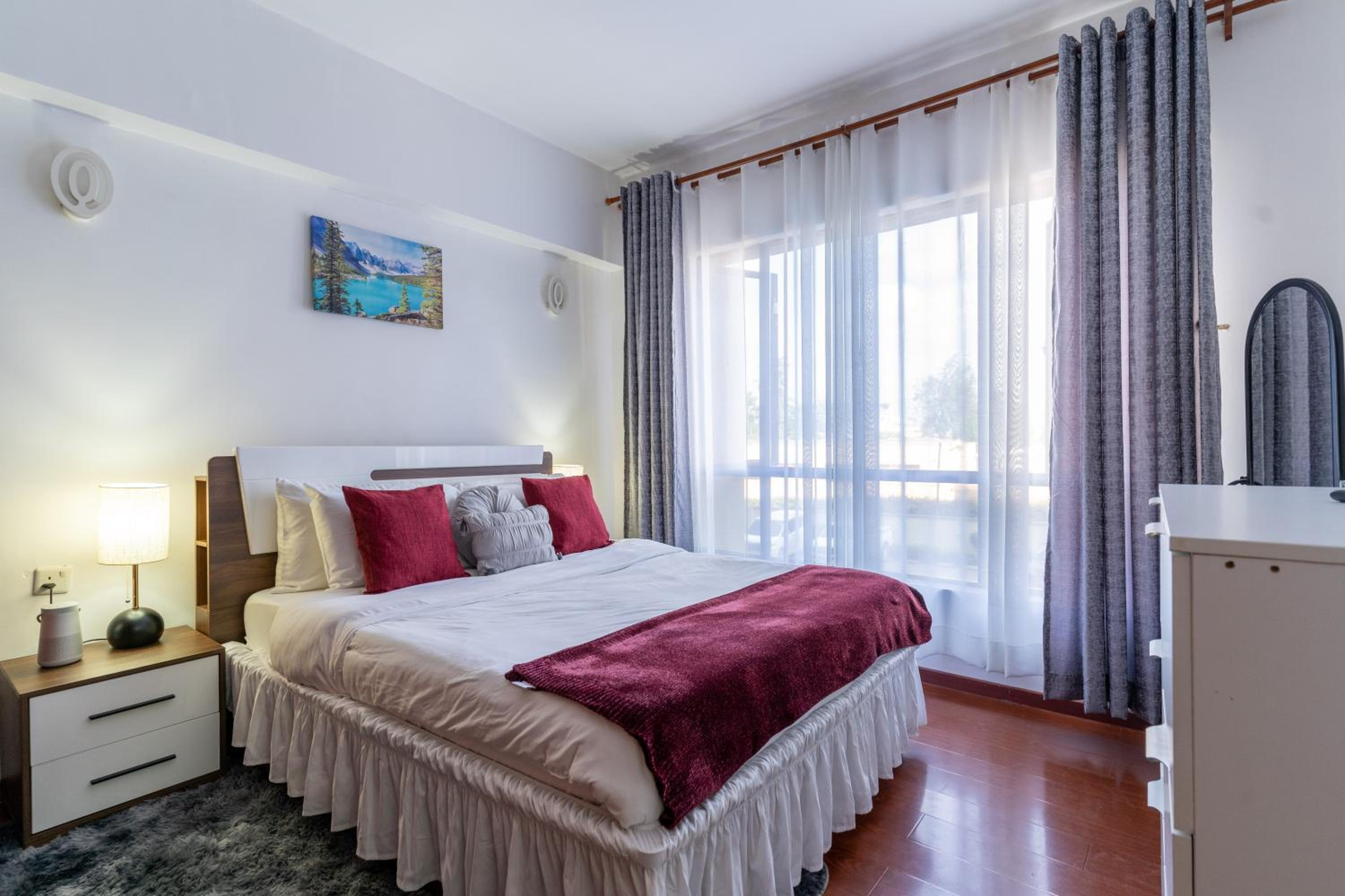 Luxurious-2 bedroom apartment with a swimming pool in Kilimani Nairobi