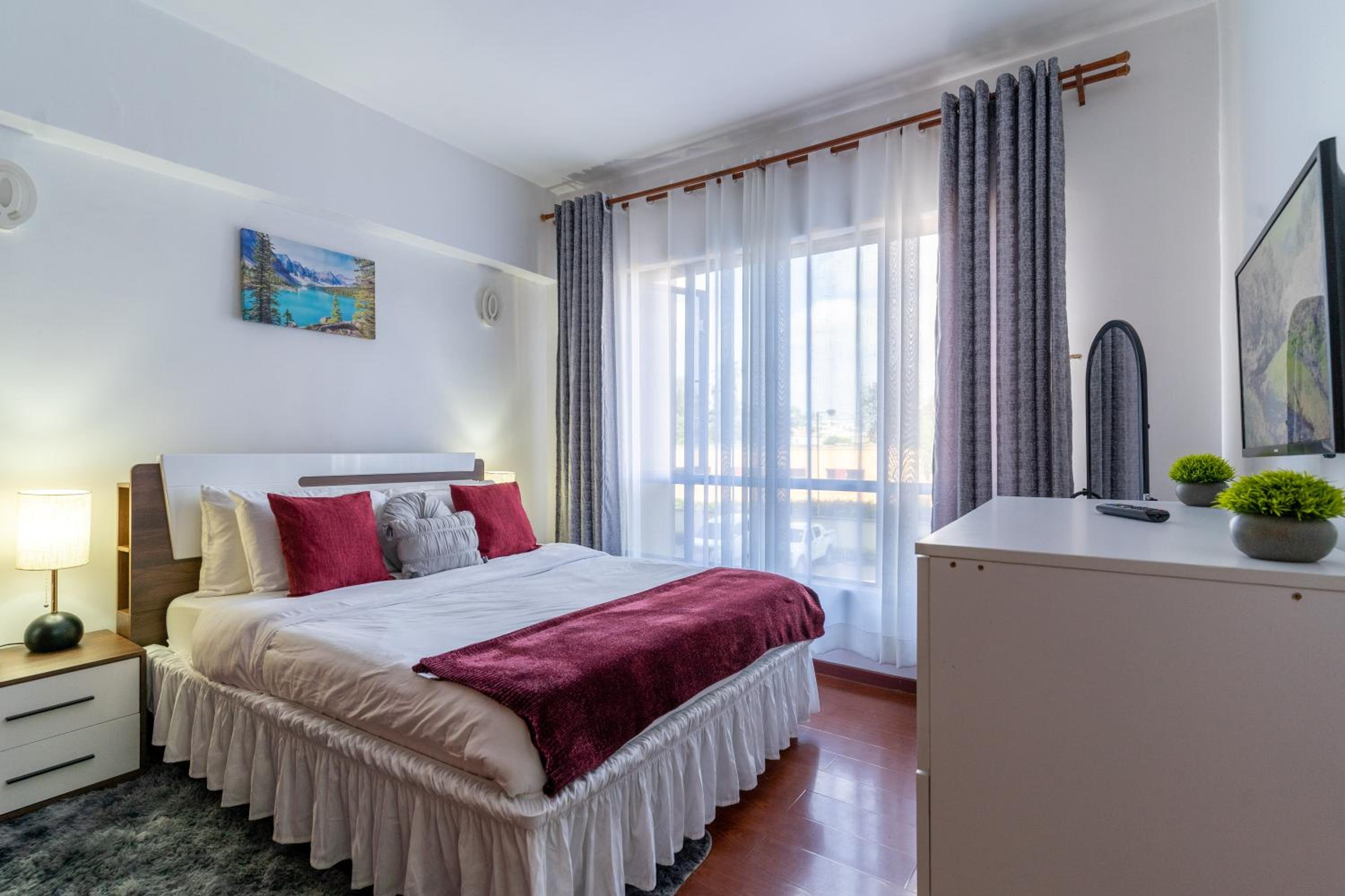 Luxurious-2 bedroom apartment with a swimming pool in Kilimani Nairobi