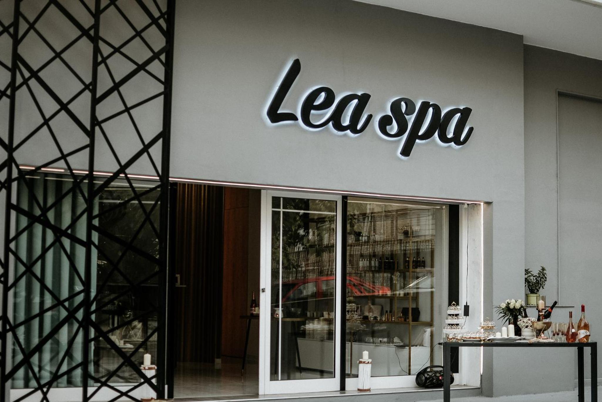 Deluxe Lilian photo 4