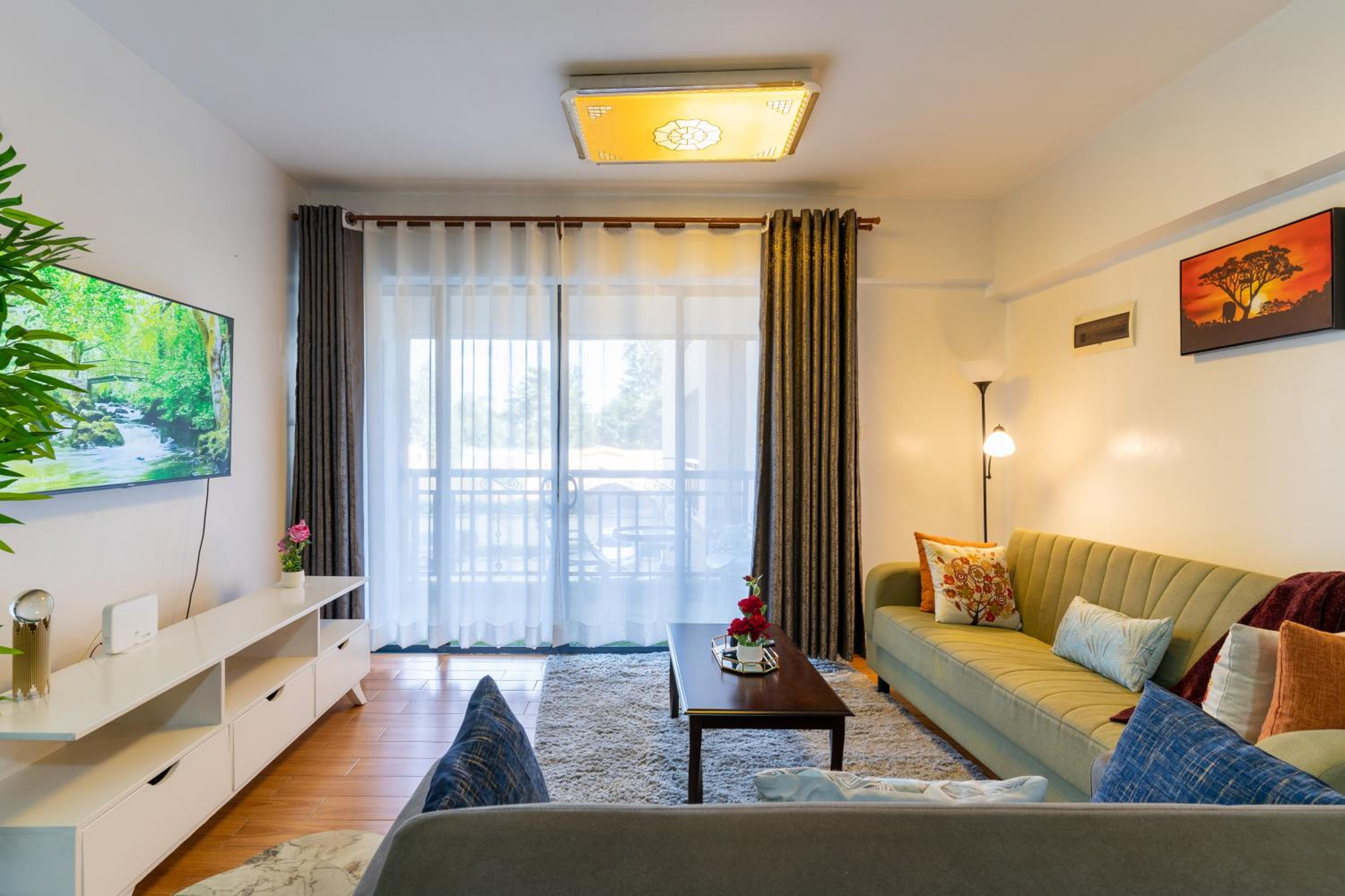 Luxurious-2 bedroom apartment with a swimming pool in Kilimani Nairobi