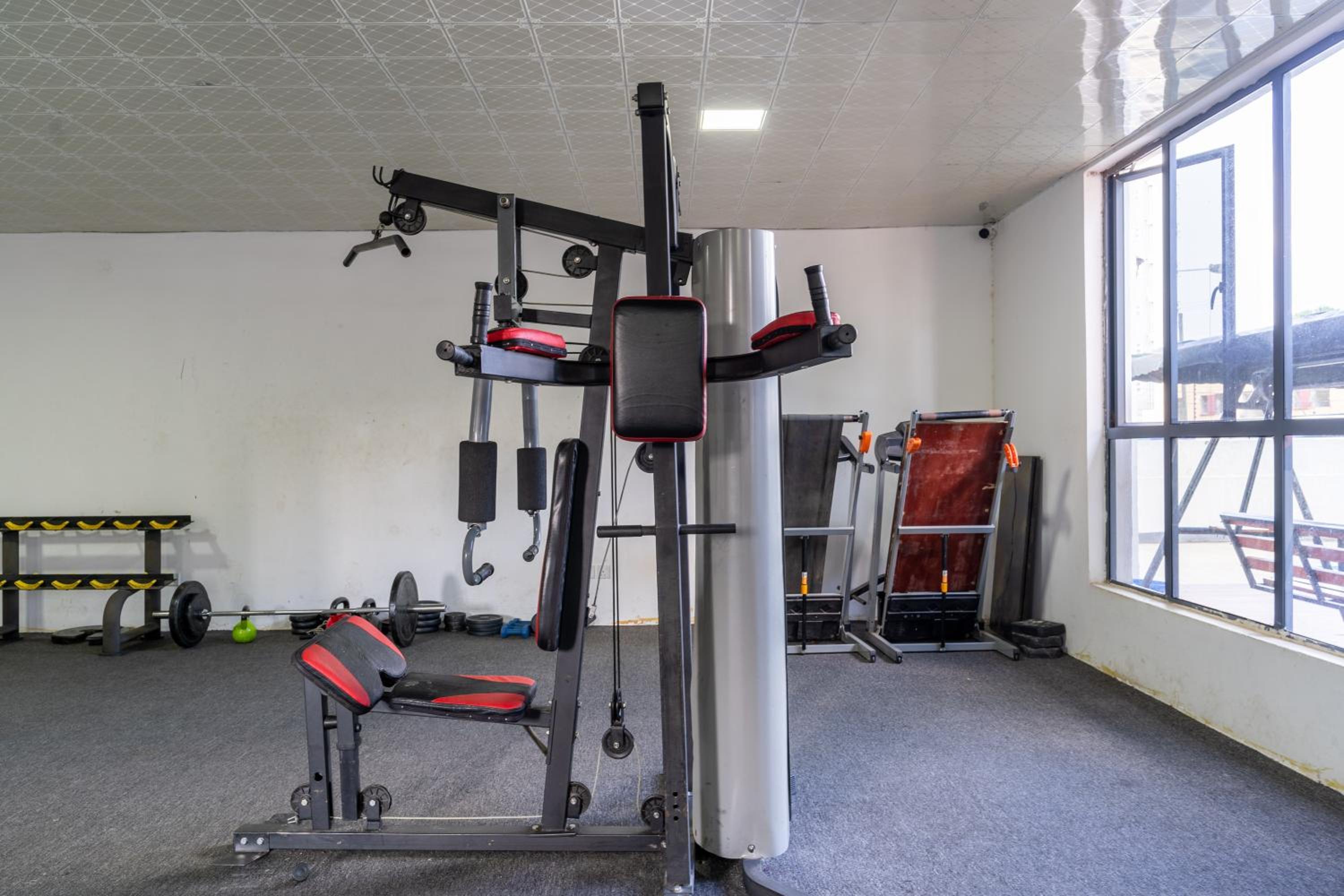 Luxurious-2 bedroom apartment with a swimming pool in Kilimani Nairobi
