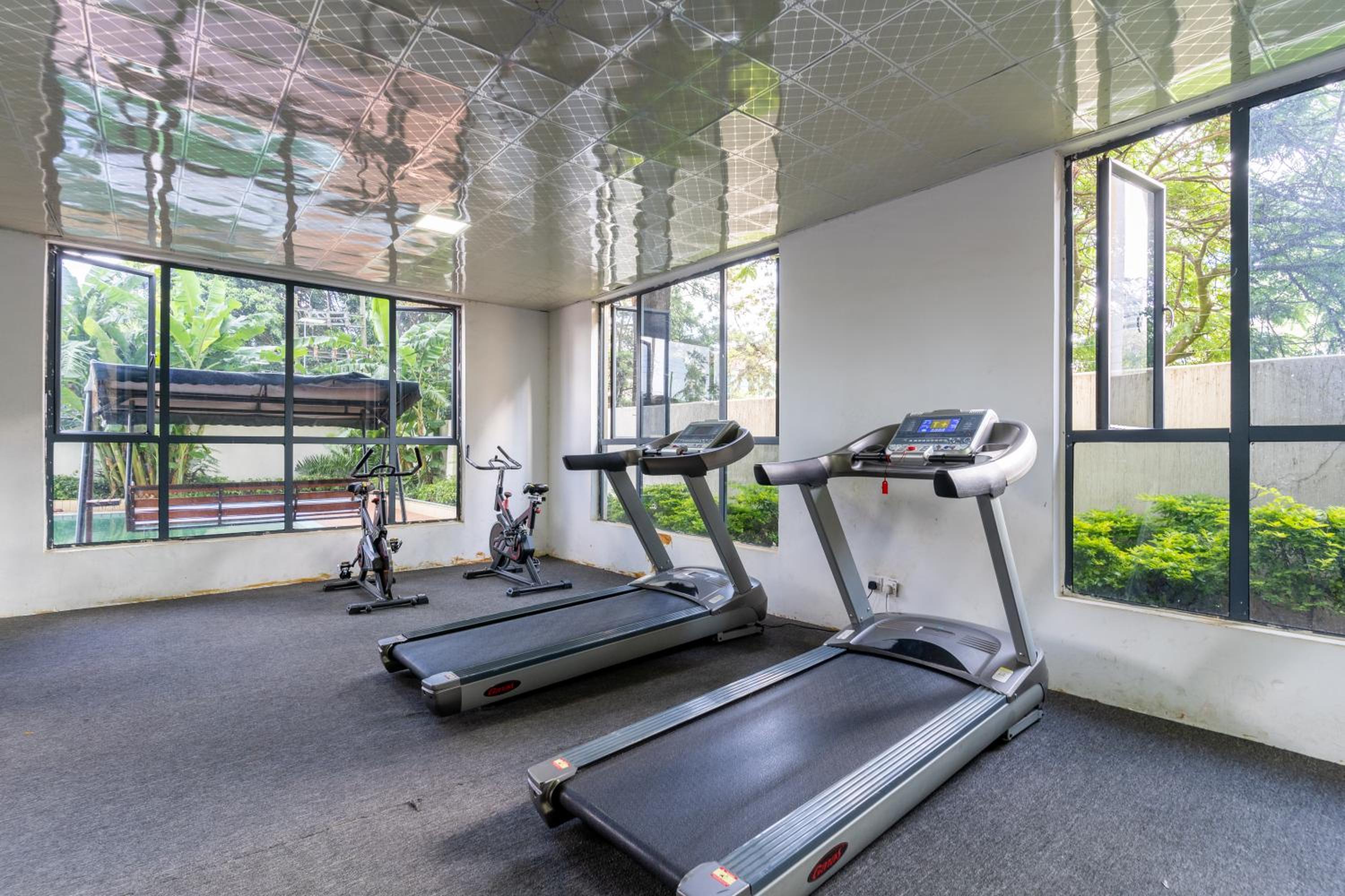 Luxurious-2 bedroom apartment with a swimming pool in Kilimani Nairobi