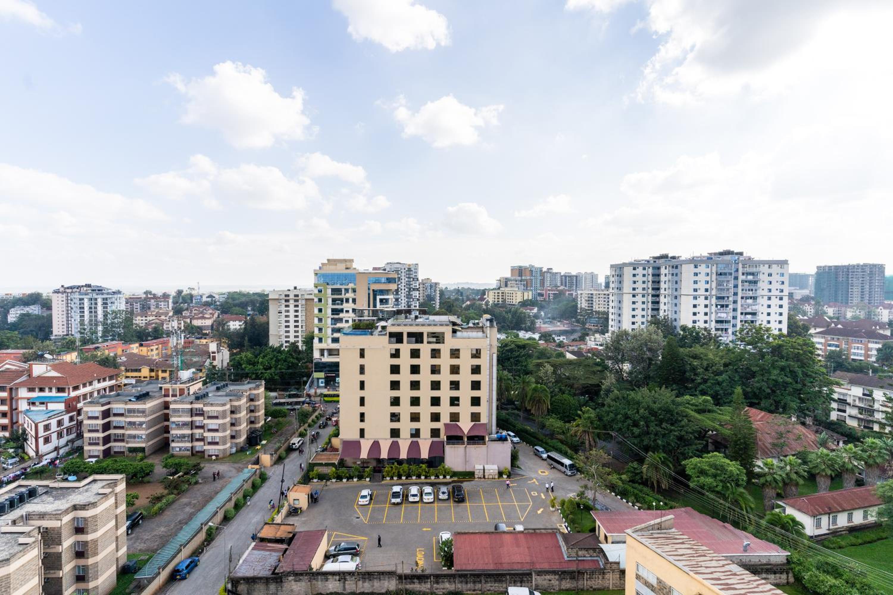 Luxurious-2 bedroom apartment with a swimming pool in Kilimani Nairobi