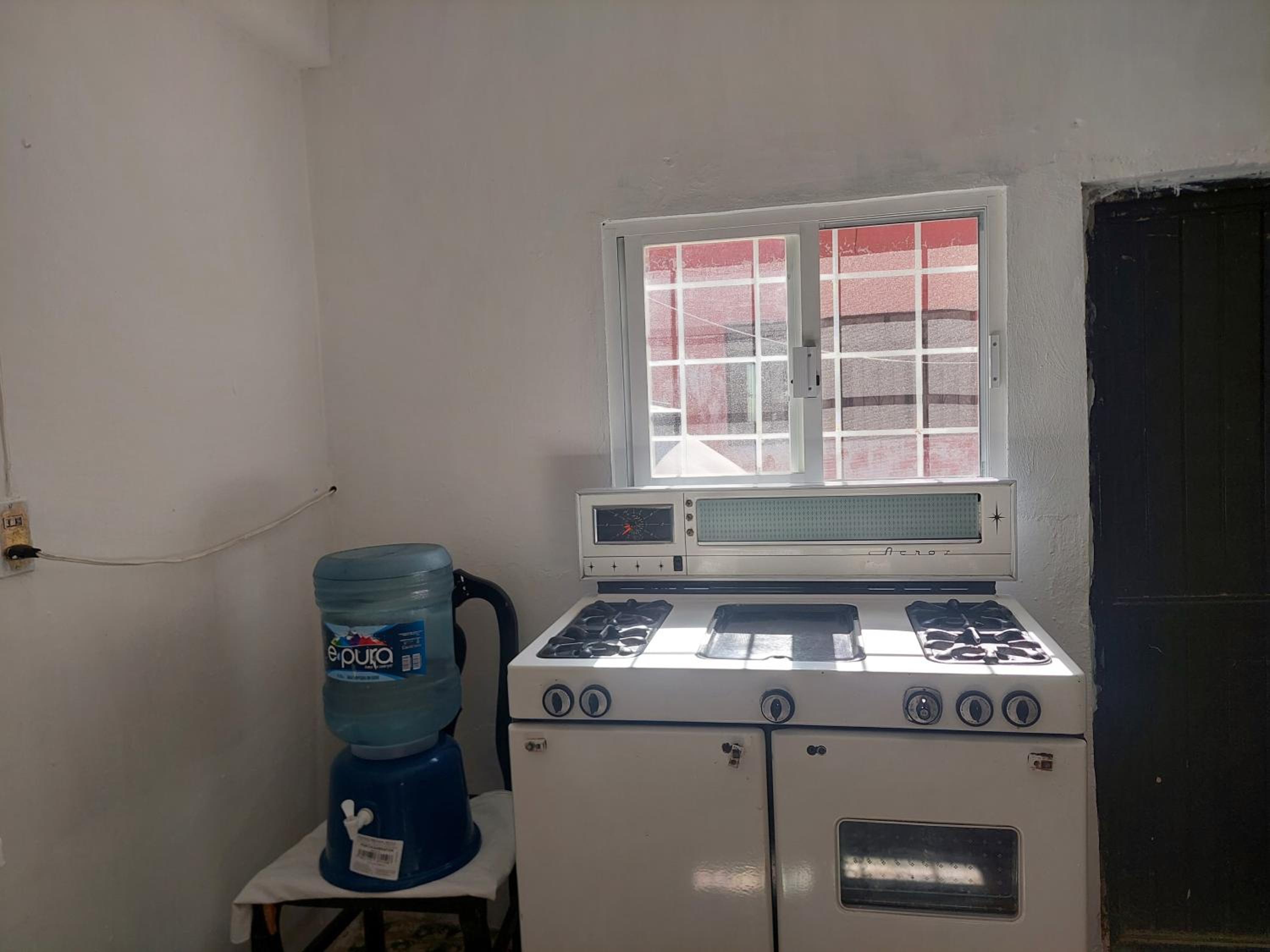 Habitación muy amplia céntrica cerca de avenidas principales view 5