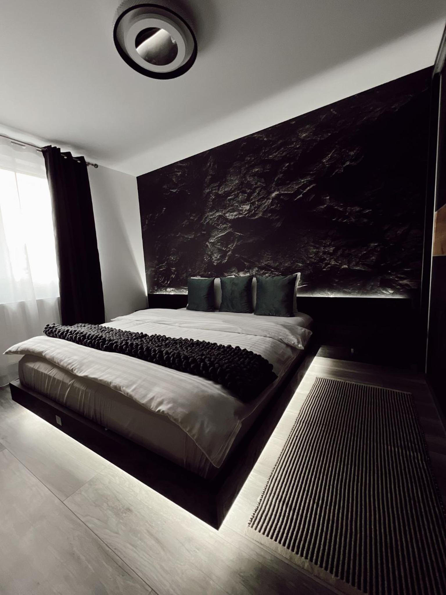 LOTUS APARTAMENTS