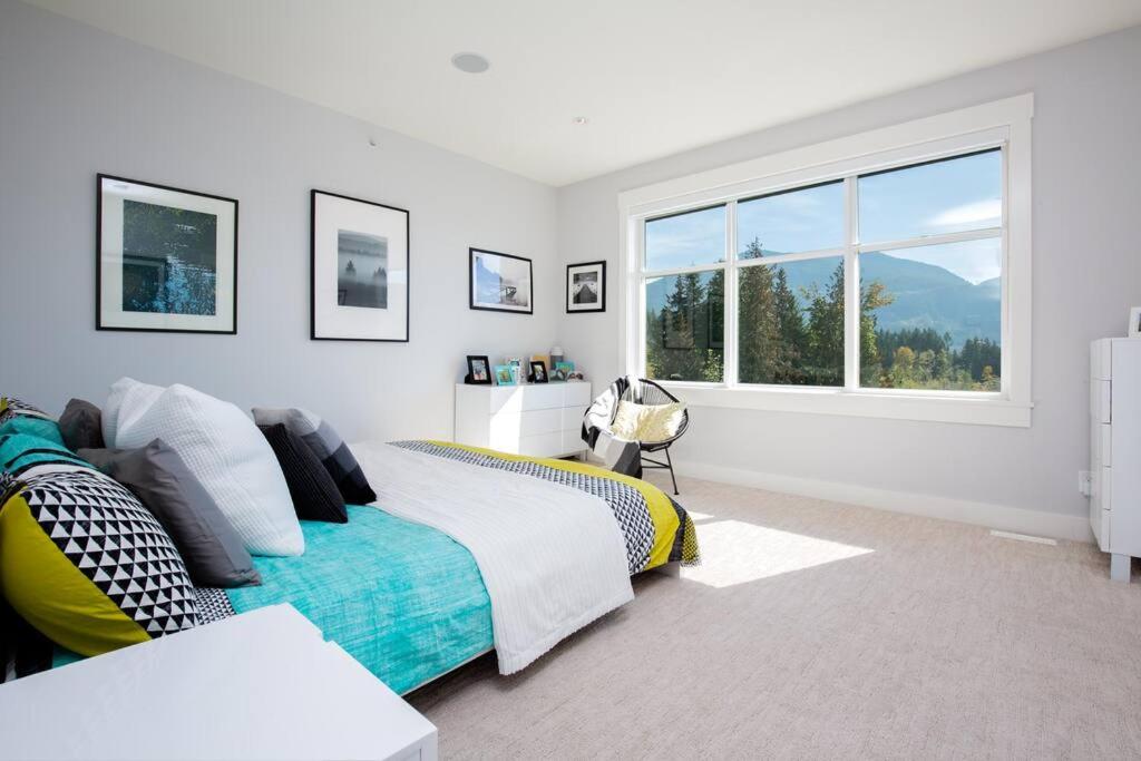 Mountain Serenity Meets Luxury