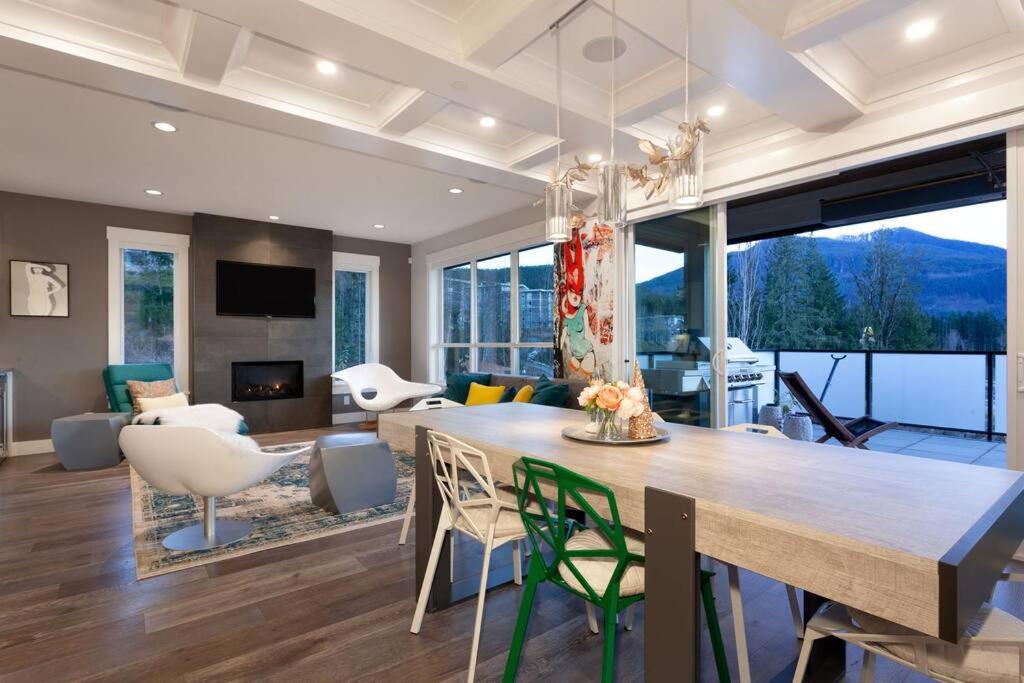 Mountain Serenity Meets Luxury