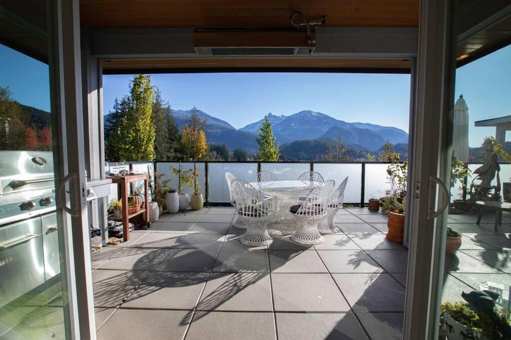 Mountain Serenity Meets Luxury