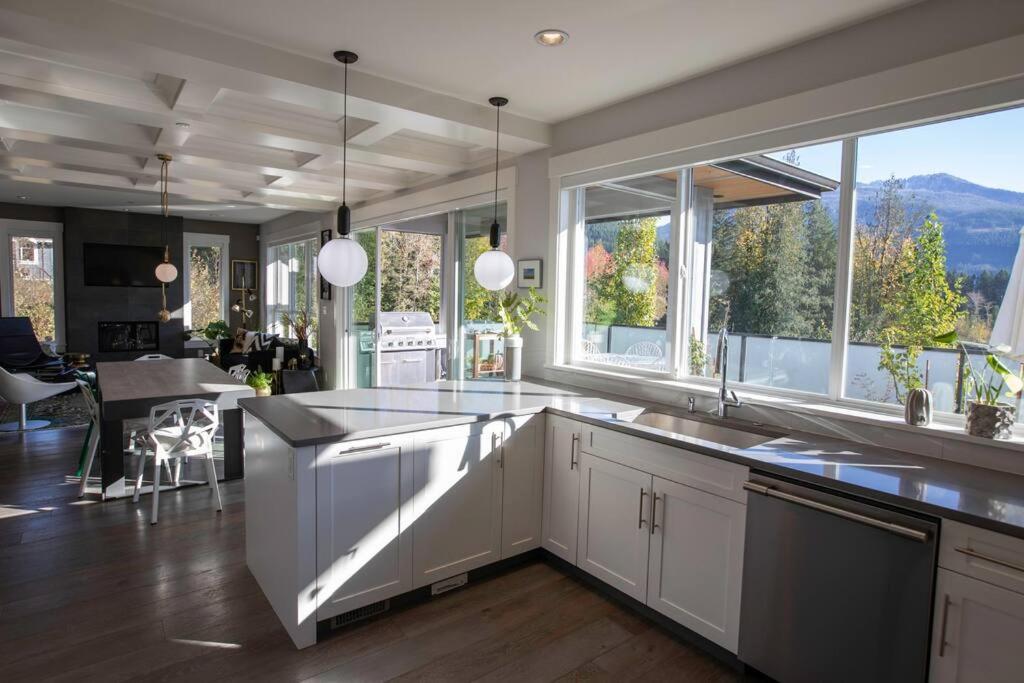 Mountain Serenity Meets Luxury