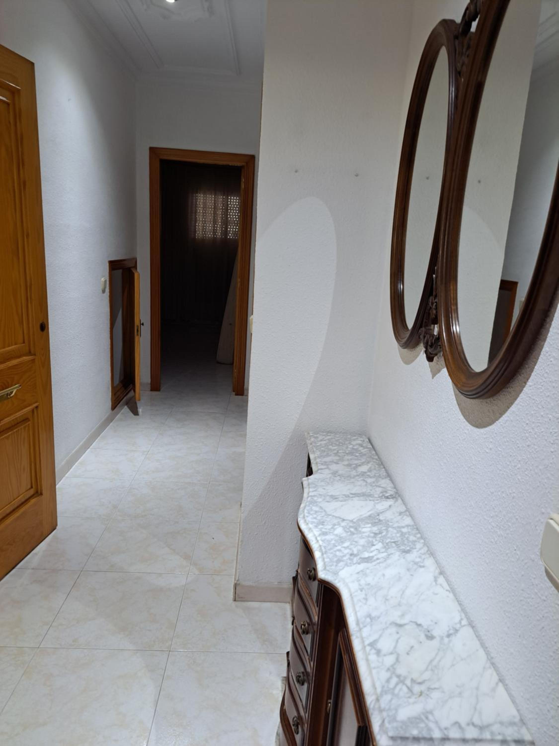 Espi Camus M view 2