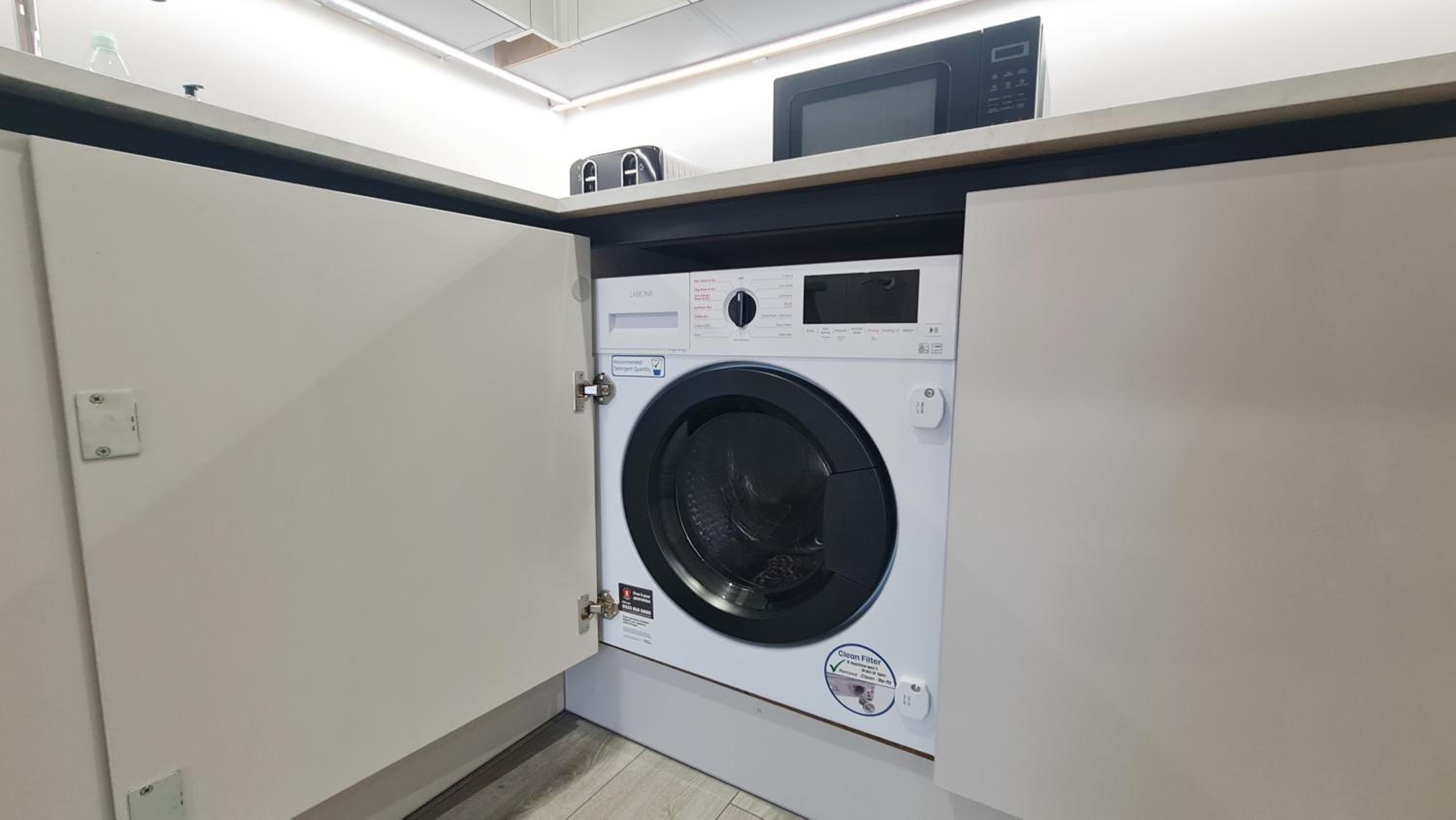 Premium CITY APARTMENT near Harry Potter Studio and Luton Airport view 5