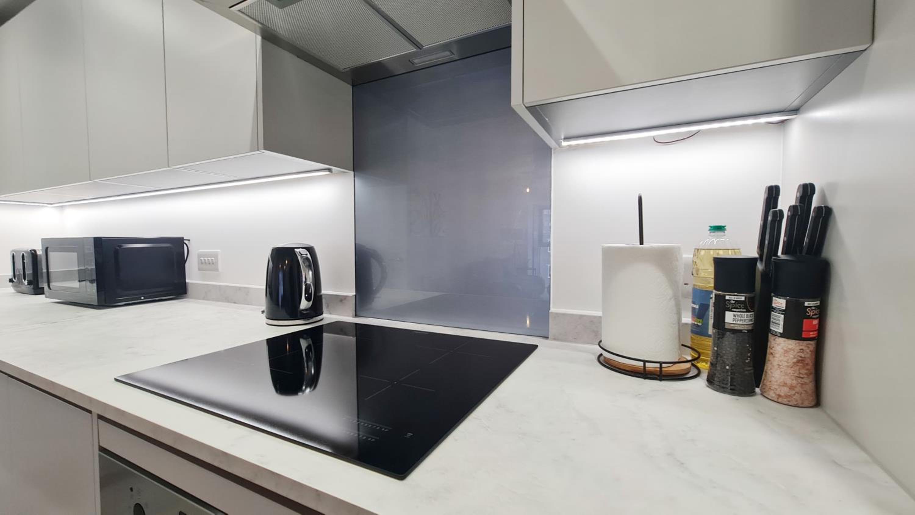 Premium CITY APARTMENT near Harry Potter Studio and Luton Airport view 4
