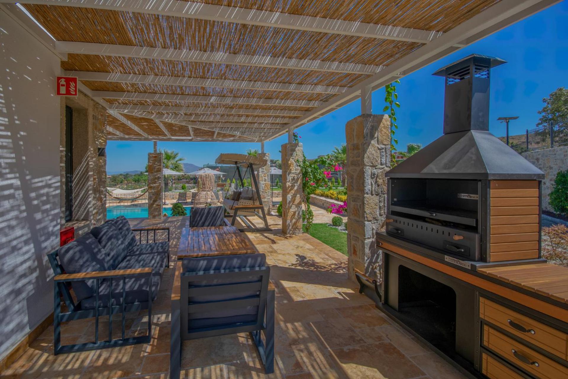 Villa Pamira mit Basketballplatz view 4