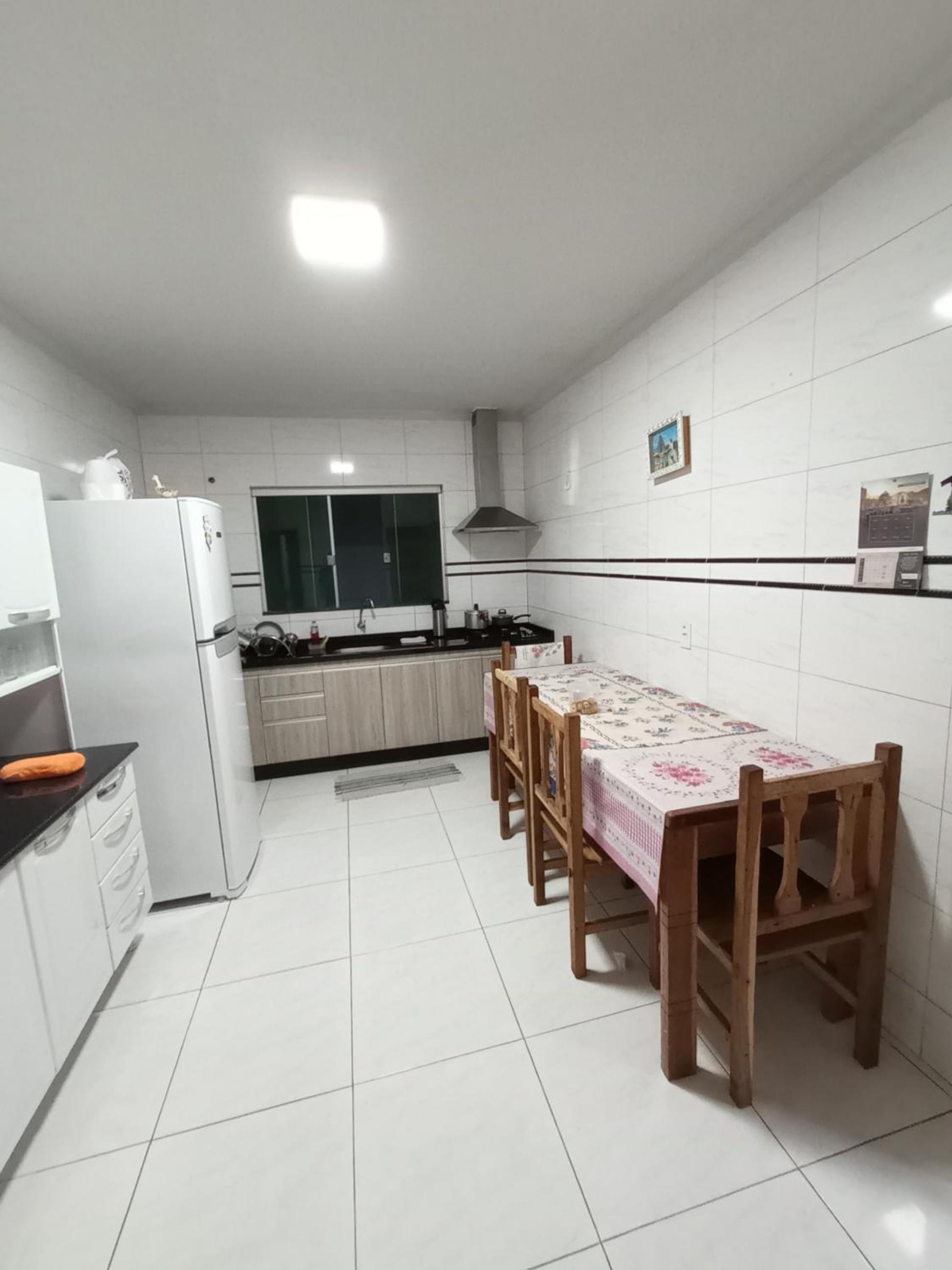venha pra Itararé sp e Sengés pr se hóspede aqui,casa com duas suites e duas garagens