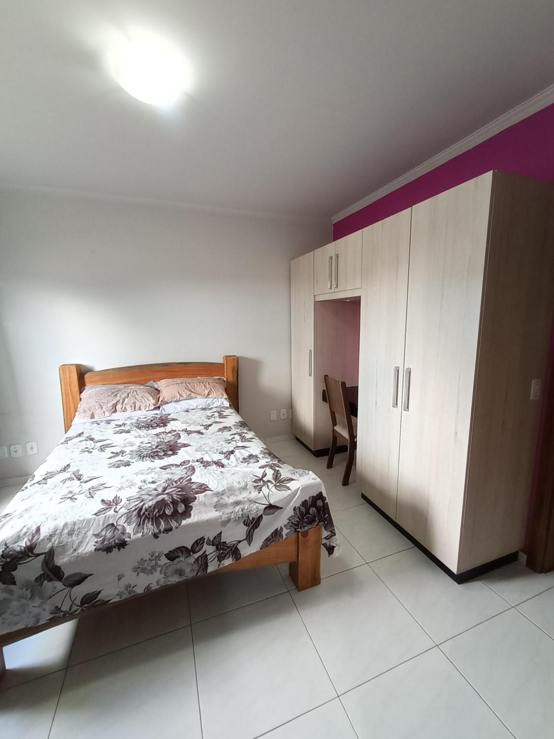 venha pra Itararé sp e Sengés pr se hóspede aqui,casa com duas suites e duas garagens