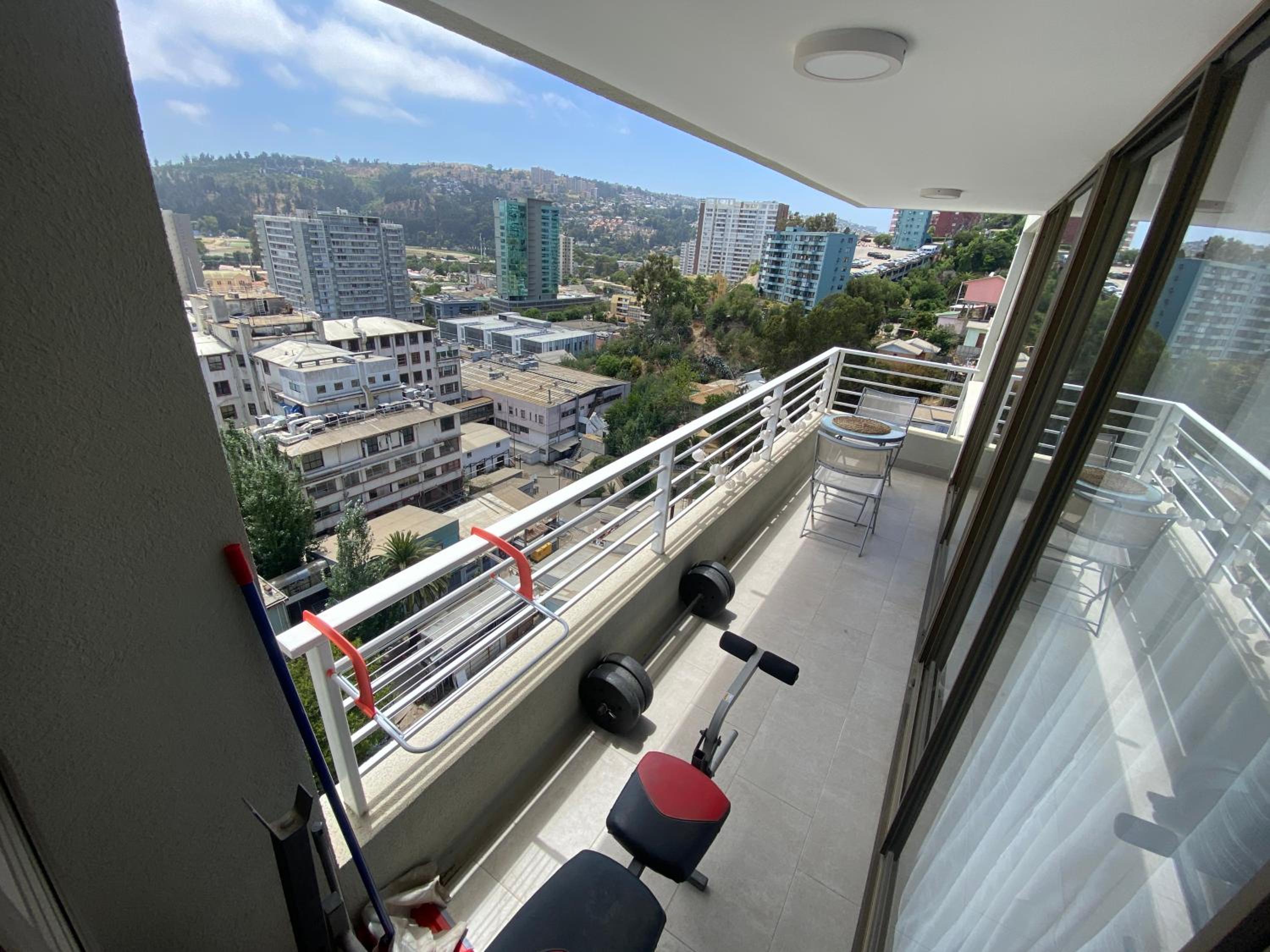 Hermoso Departamento con excelente vista, a pasos de la Quinta Vergara, cercano a Reloj de Flores y Playa Caleta Abarca