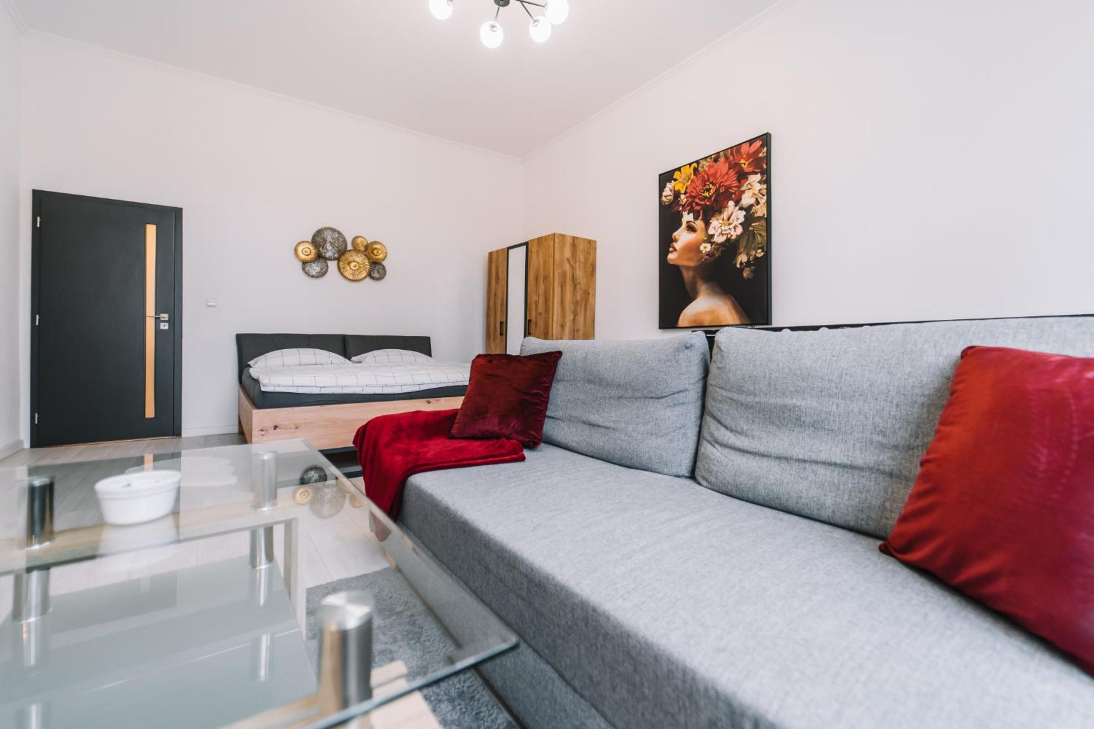 Modern living in city centre view 5