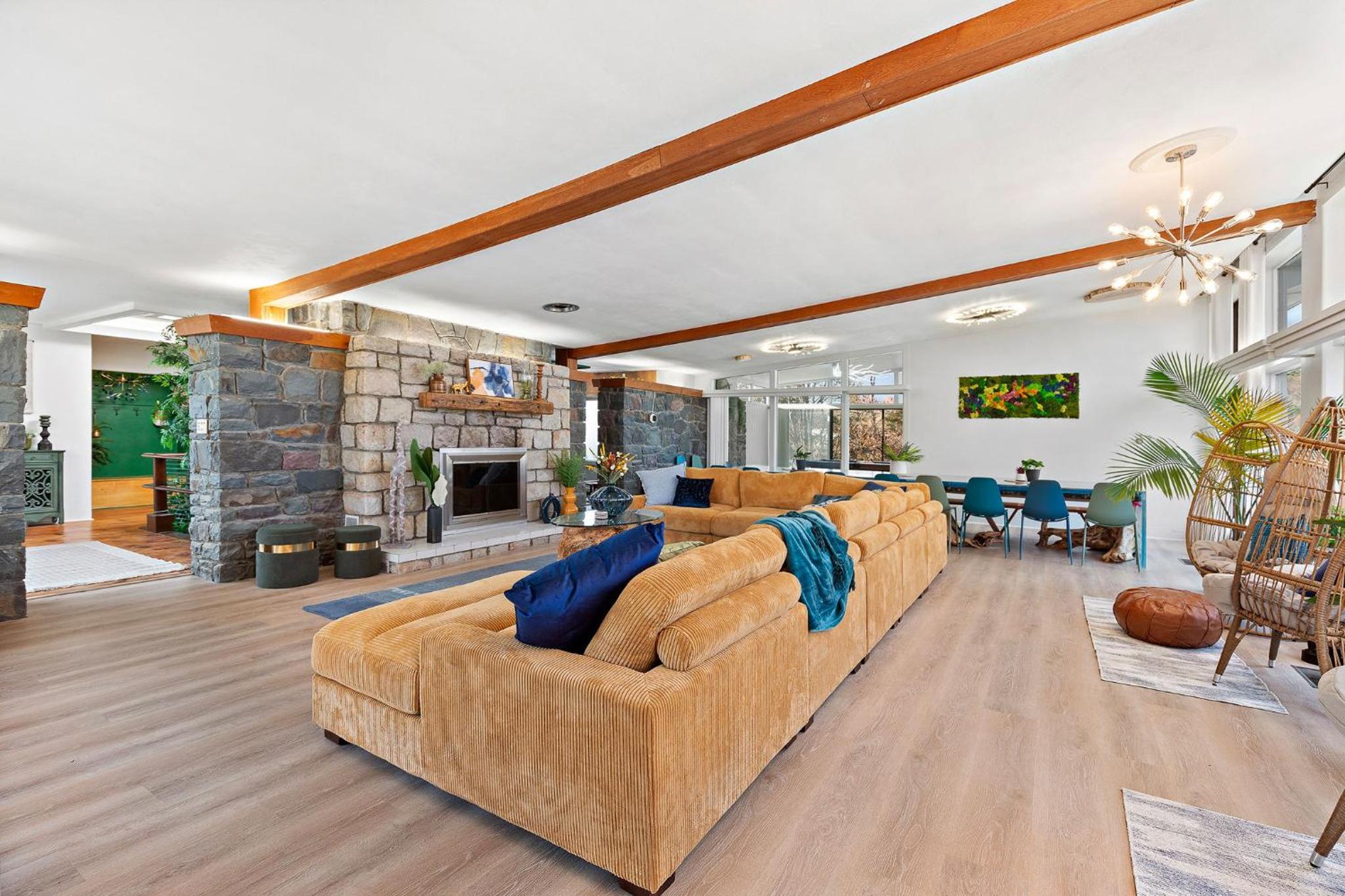 18 bd w Indoor Pool Hottub & Sauna - Mystery Room