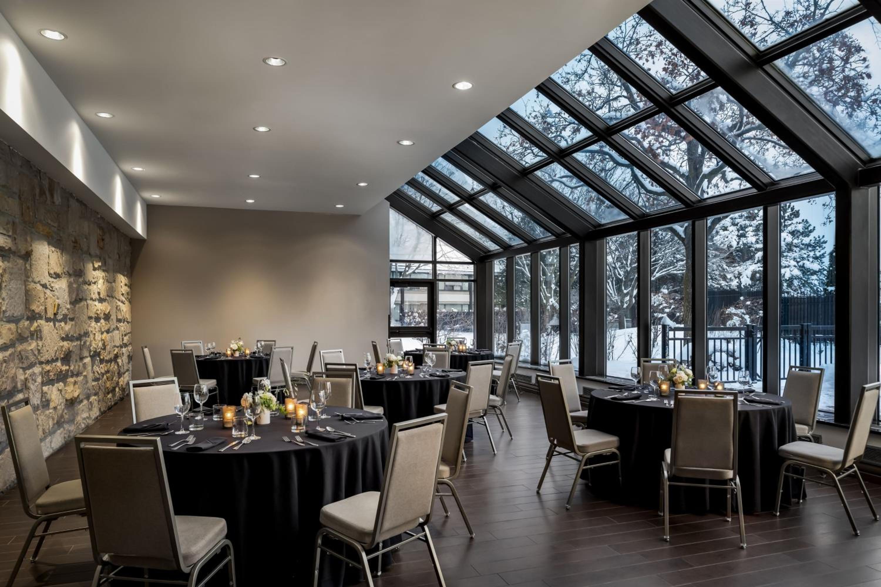 Sheraton Montreal Airport Hotel - Property Image 8