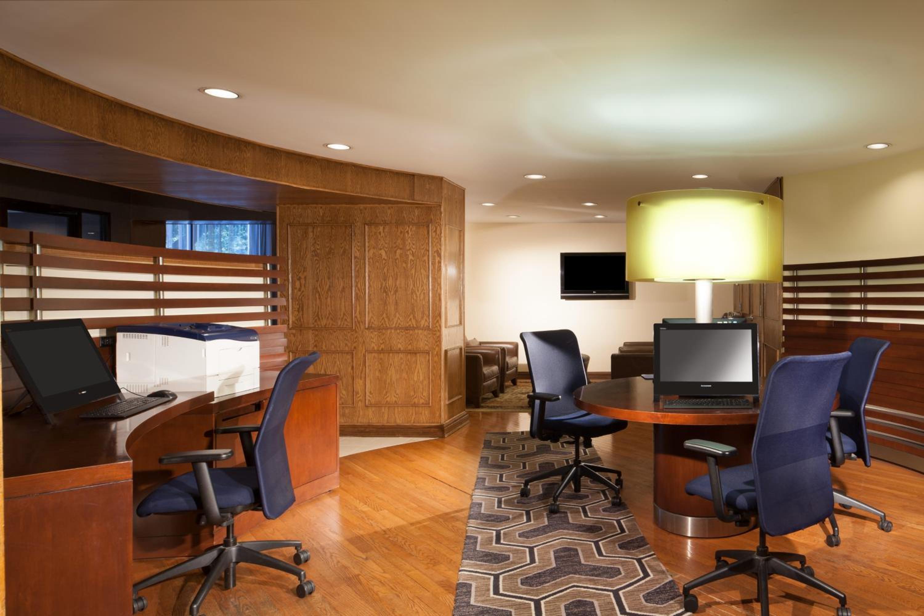 Sheraton Bucks County Langhorne - Property Image 2