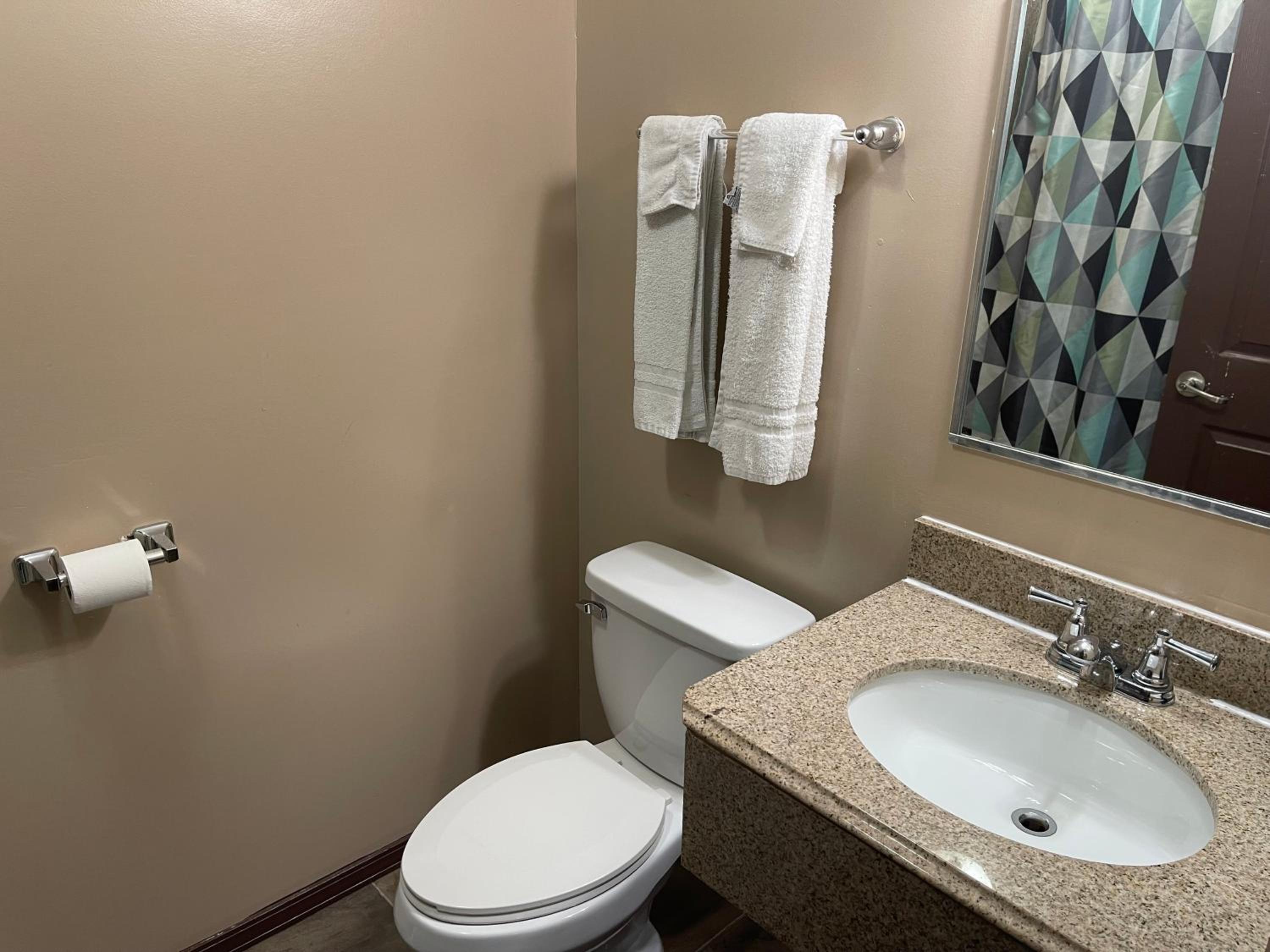 Economy Inn & Suites