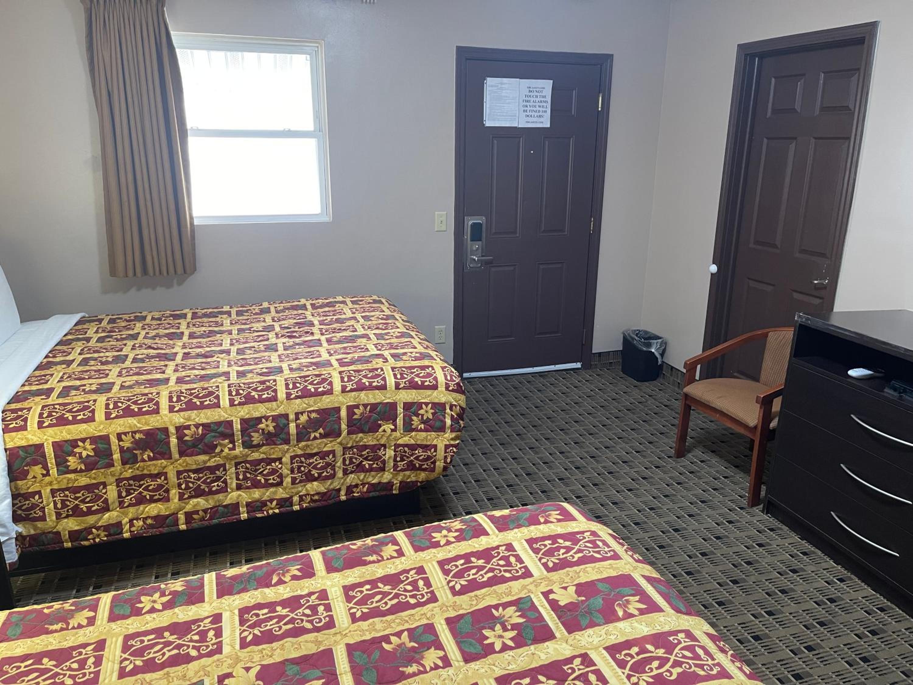 Economy Inn & Suites
