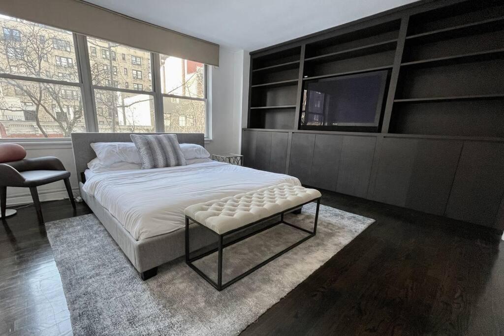 Private Townhome near UN
