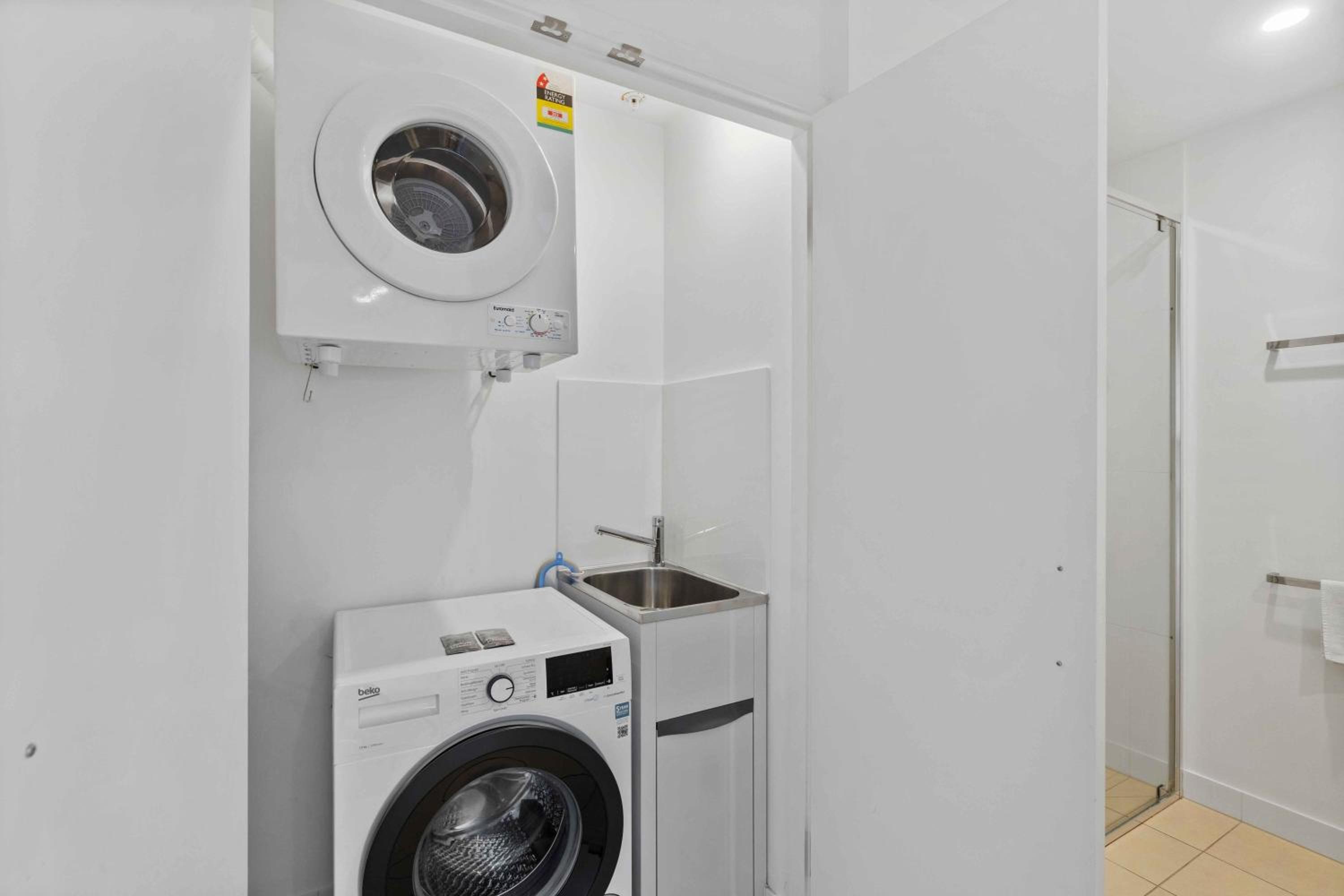 Homely 1-Bedroom with Parking and Wifi