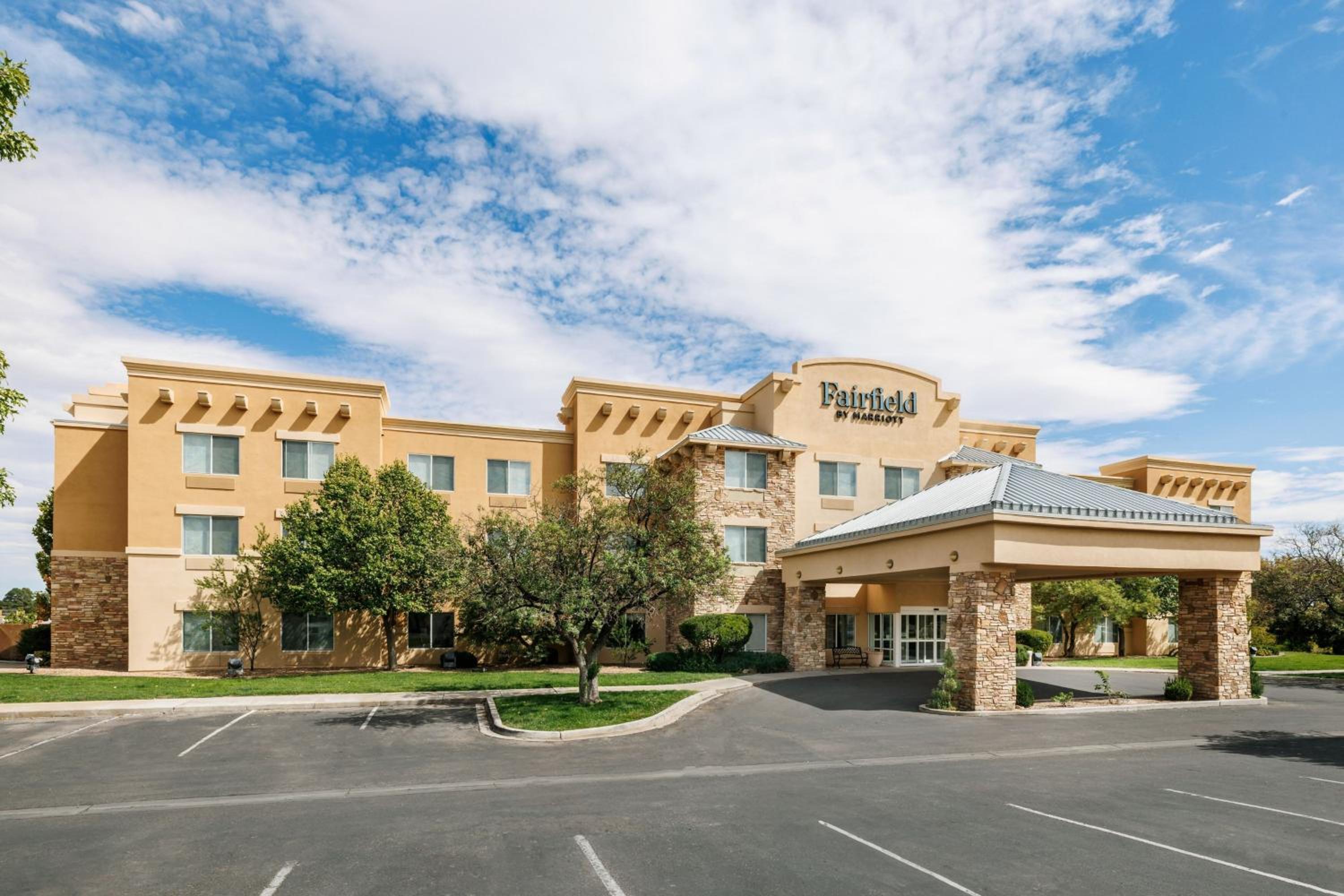 Roswell Vacations - Fairfield Inn  Suites Roswell - Property Image 10