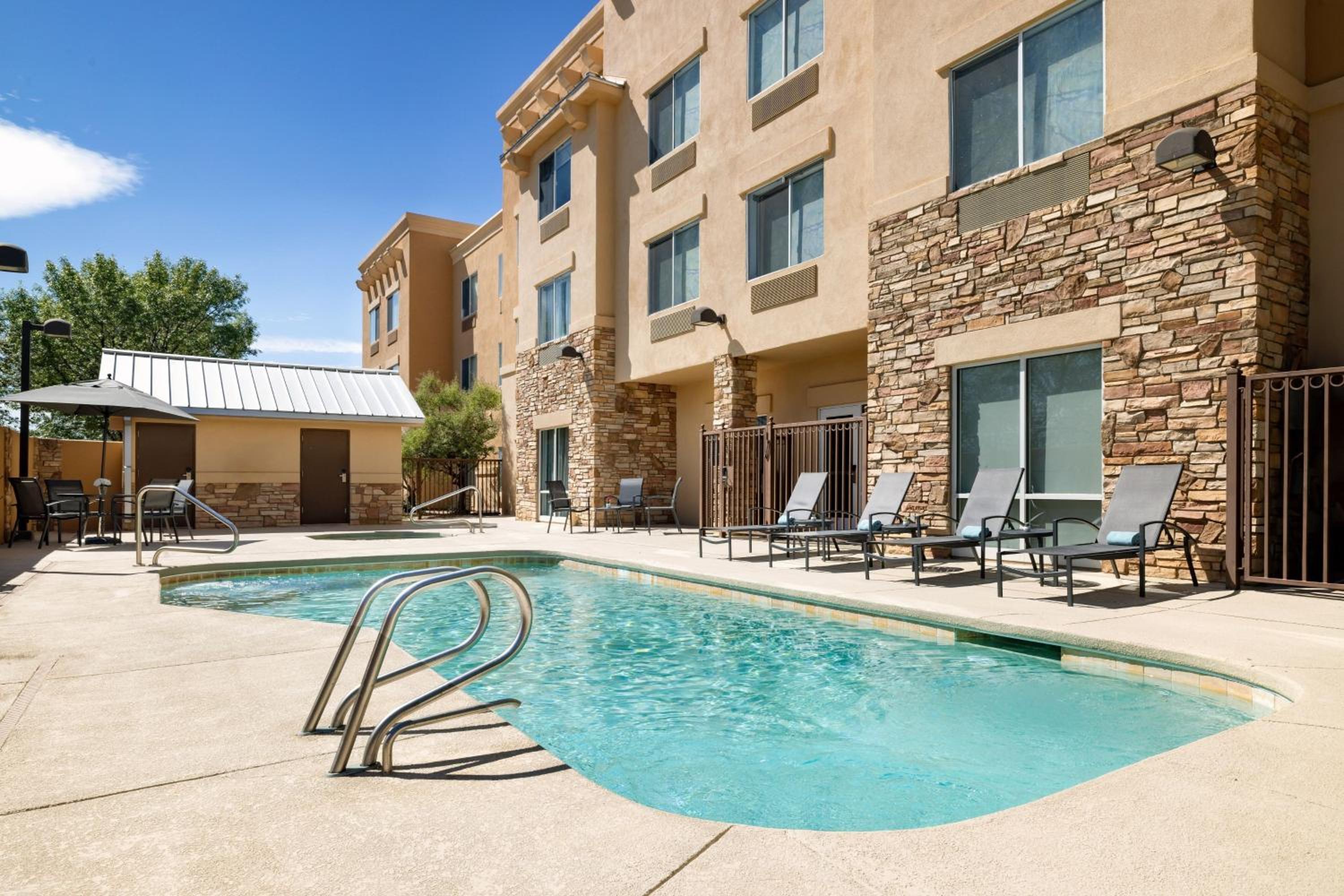 Roswell Vacations - Fairfield Inn  Suites Roswell - Property Image 12