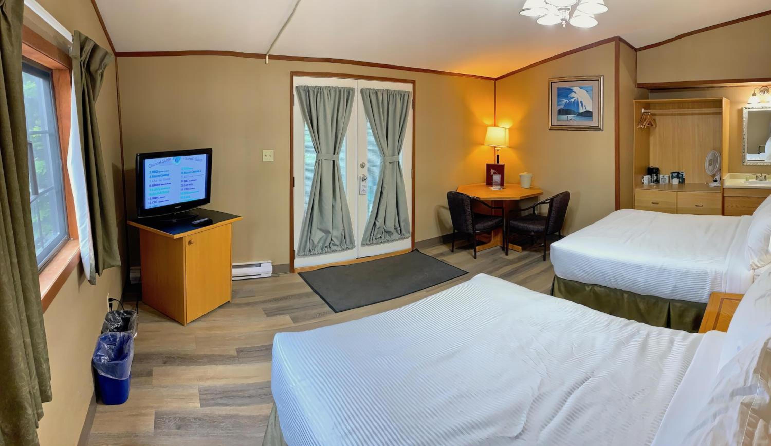 Jasper Vacations - Sunwapta Falls Rocky Mountain Lodge - Property Image 13