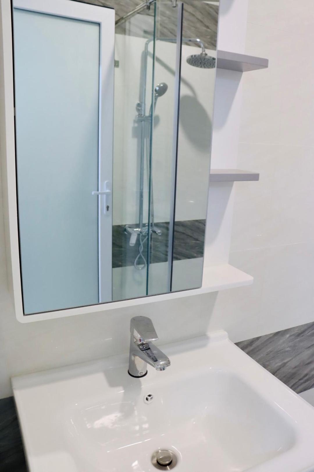 ALOHA SAIGON PREMIUM HOSTEL by Local Travel Experts - Newly opened, Less-touristy location, Spacious rooms, Glass shower bathroom, Free breakfast & Walking