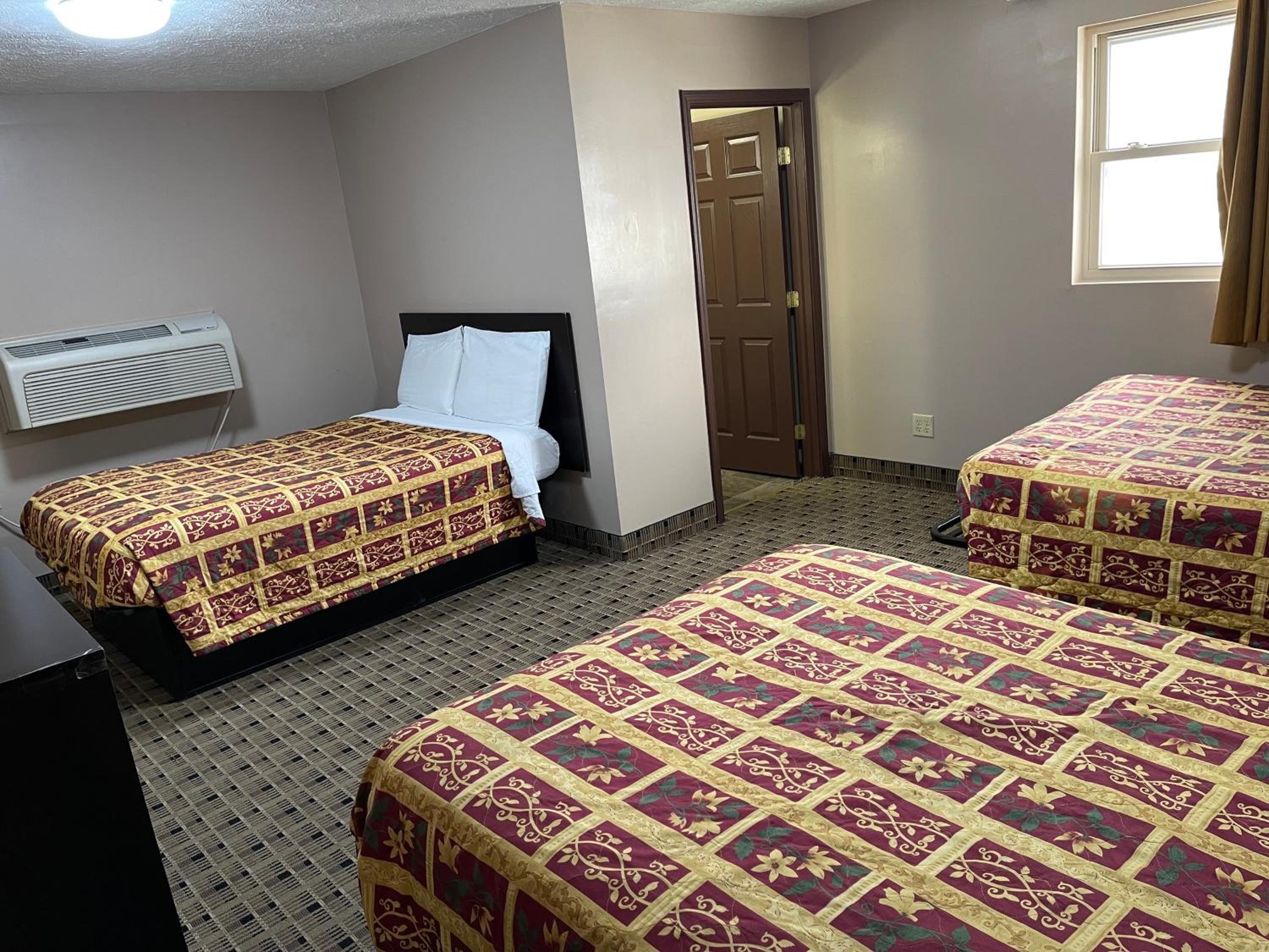 Economy Inn & Suites