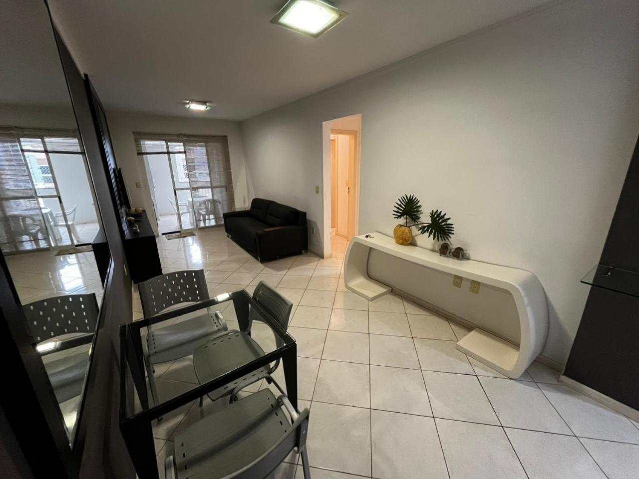Ótimo apartamento de 2 quartos 2 bwcs em itapema meia praia - Aluguel de Temporada