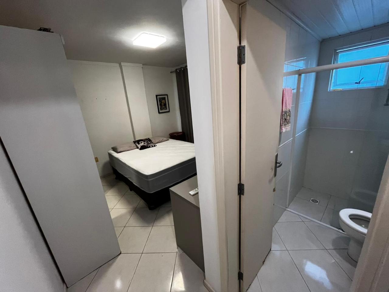 Ótimo apartamento de 2 quartos 2 bwcs em itapema meia praia - Aluguel de Temporada