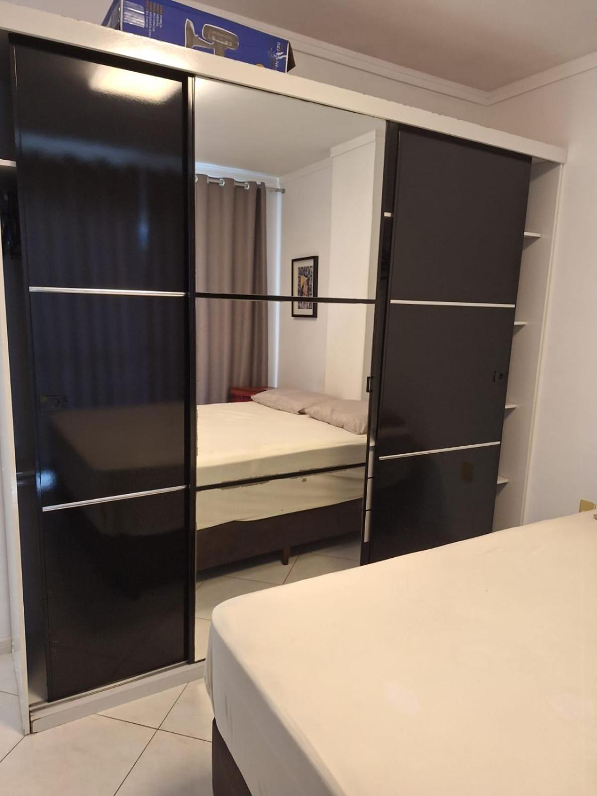 Ótimo apartamento de 2 quartos 2 bwcs em itapema meia praia - Aluguel de Temporada