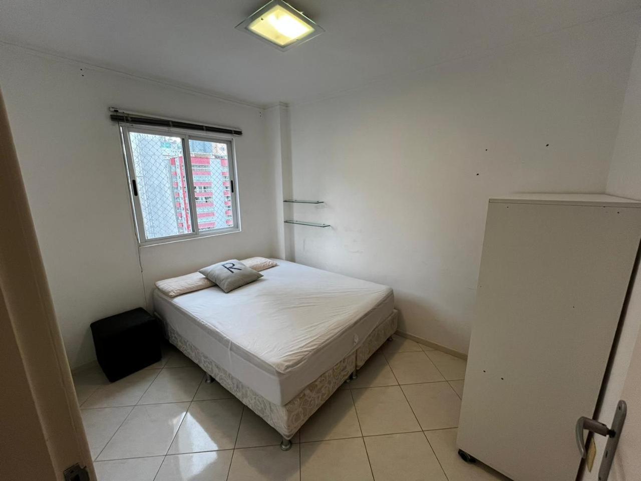 Ótimo apartamento de 2 quartos 2 bwcs em itapema meia praia - Aluguel de Temporada