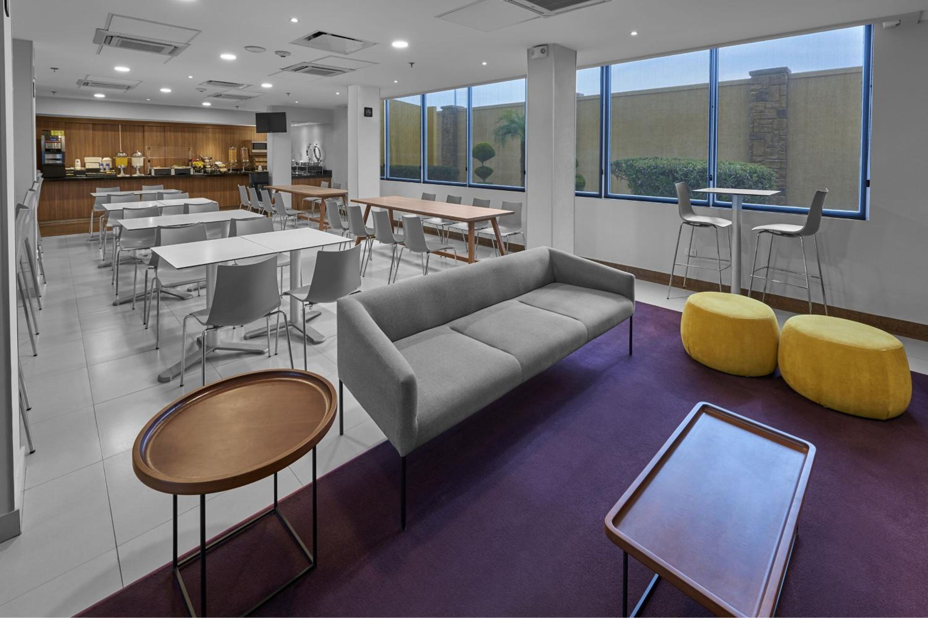Tampico Vacations - City Express by Marriott Tampico - Property Image 8