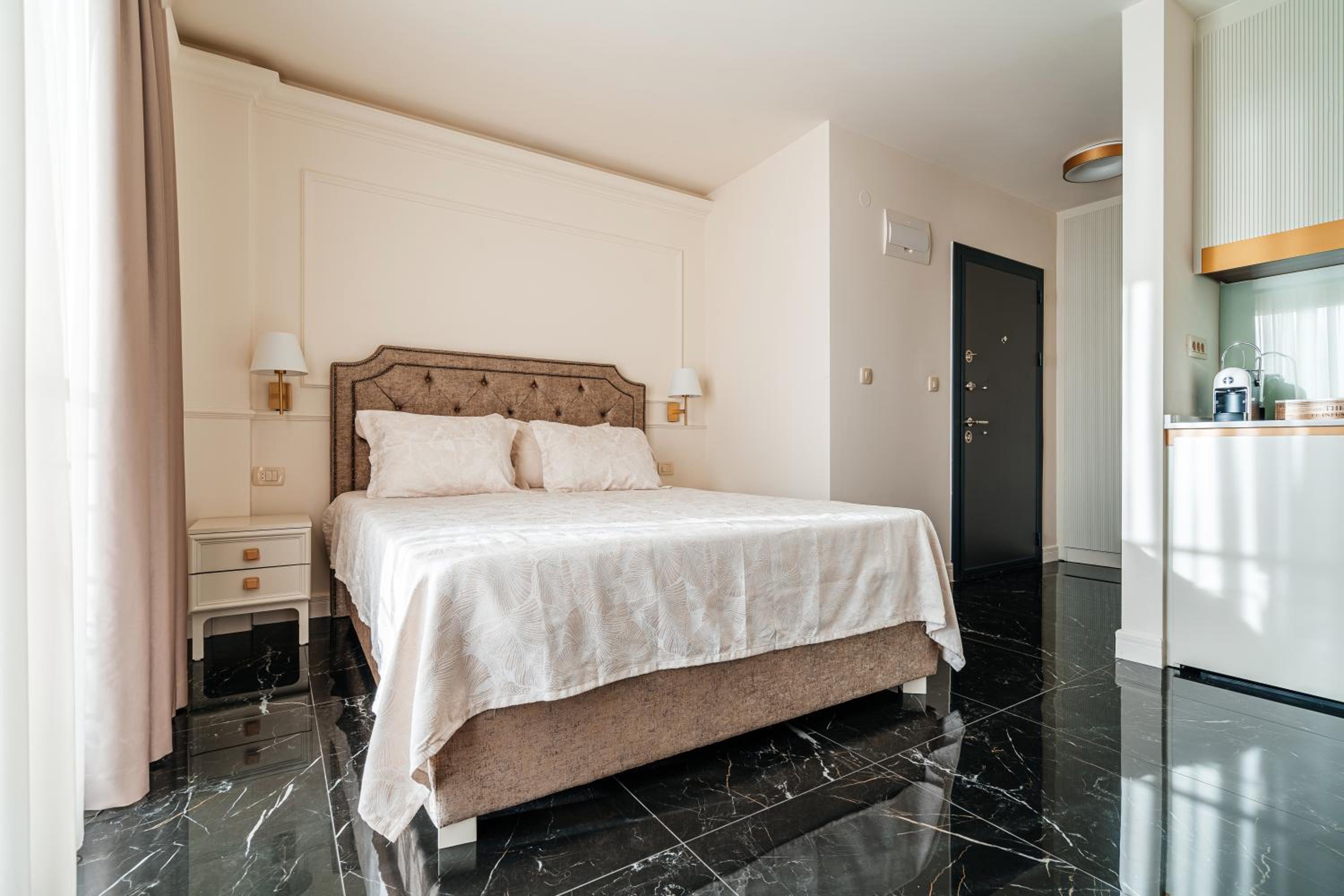 Golden Crown Apartments by In Property view 5