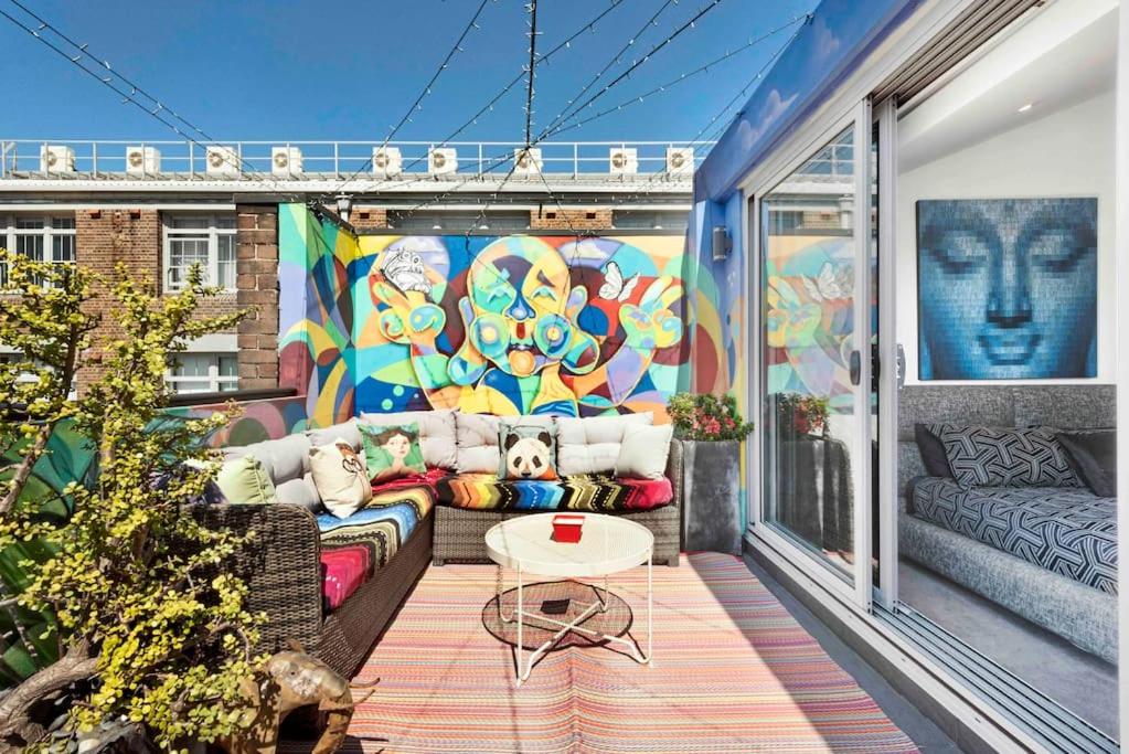 Modern spacious 3 bedroom penthouse in Enmore