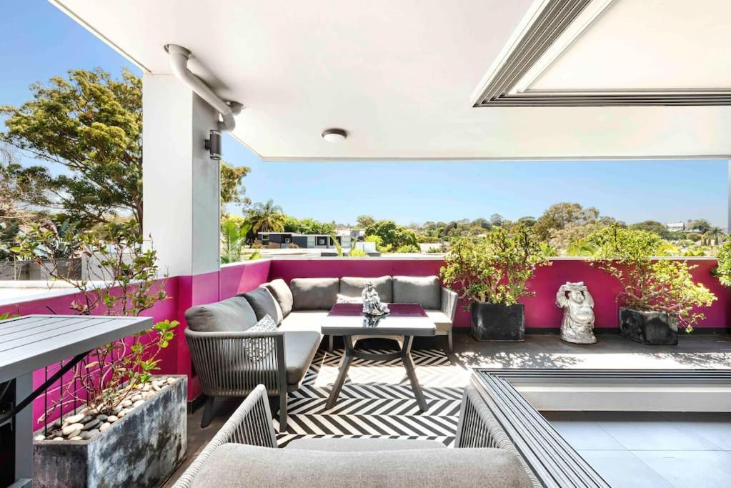 Modern spacious 3 bedroom penthouse in Enmore