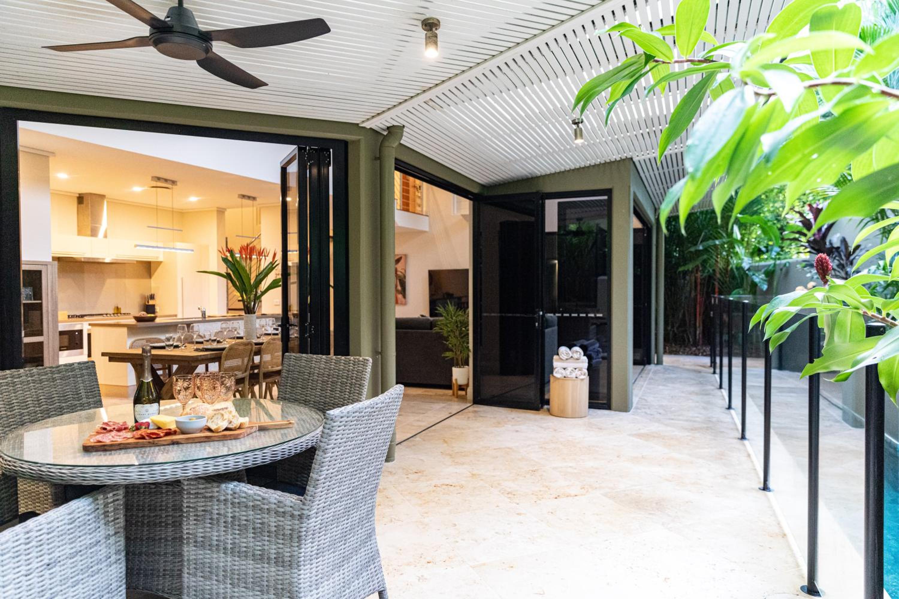 Amalfi - Port Douglas, luxury in the centre of town