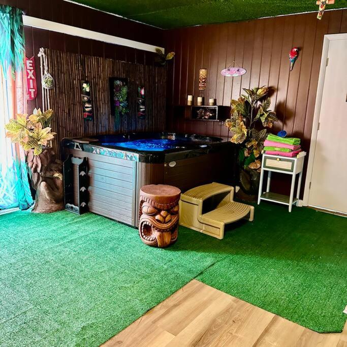 Polynesian Tiki w/Jurassic Room view 4