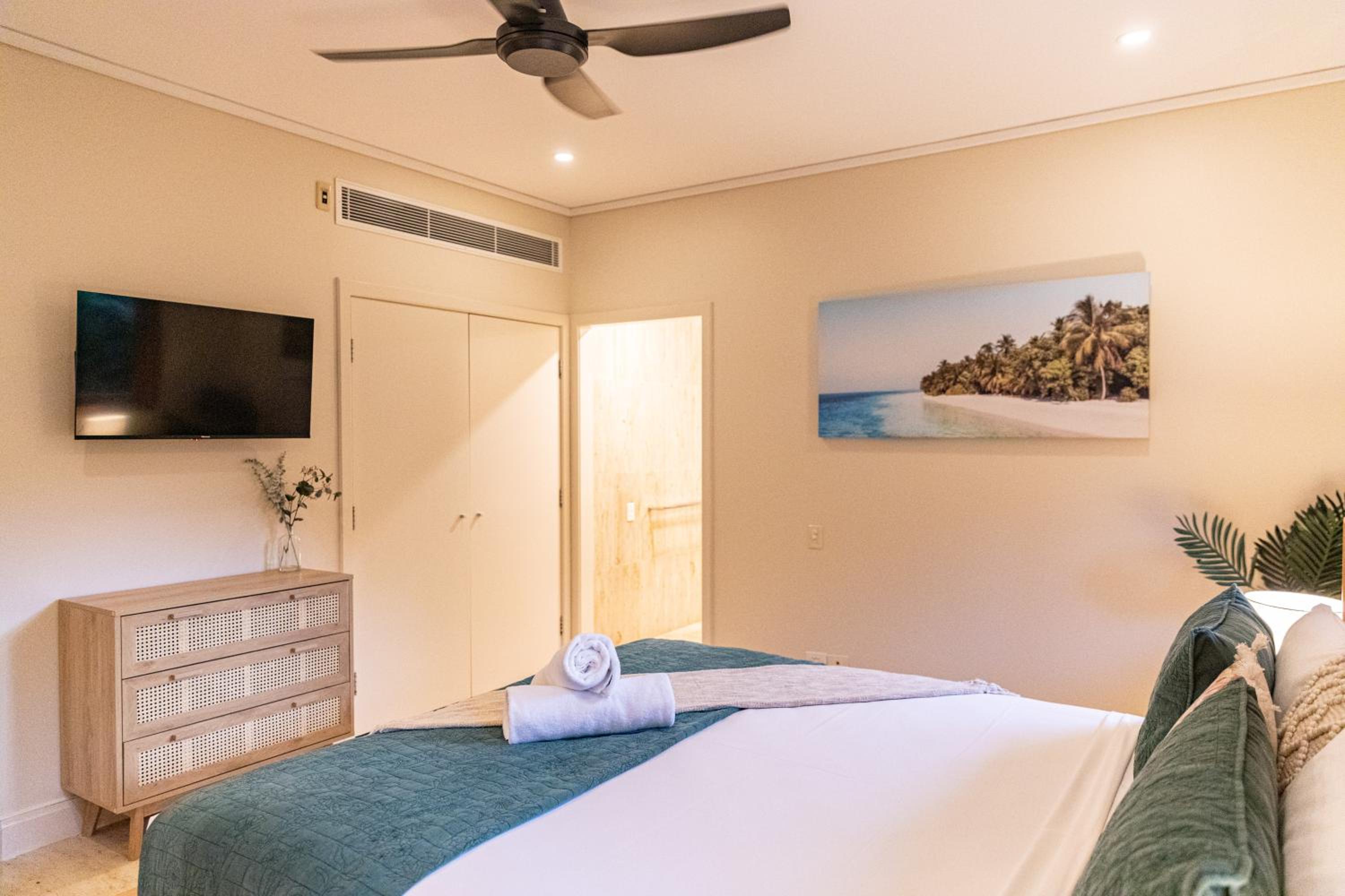 Amalfi - Port Douglas, luxury in the centre of town