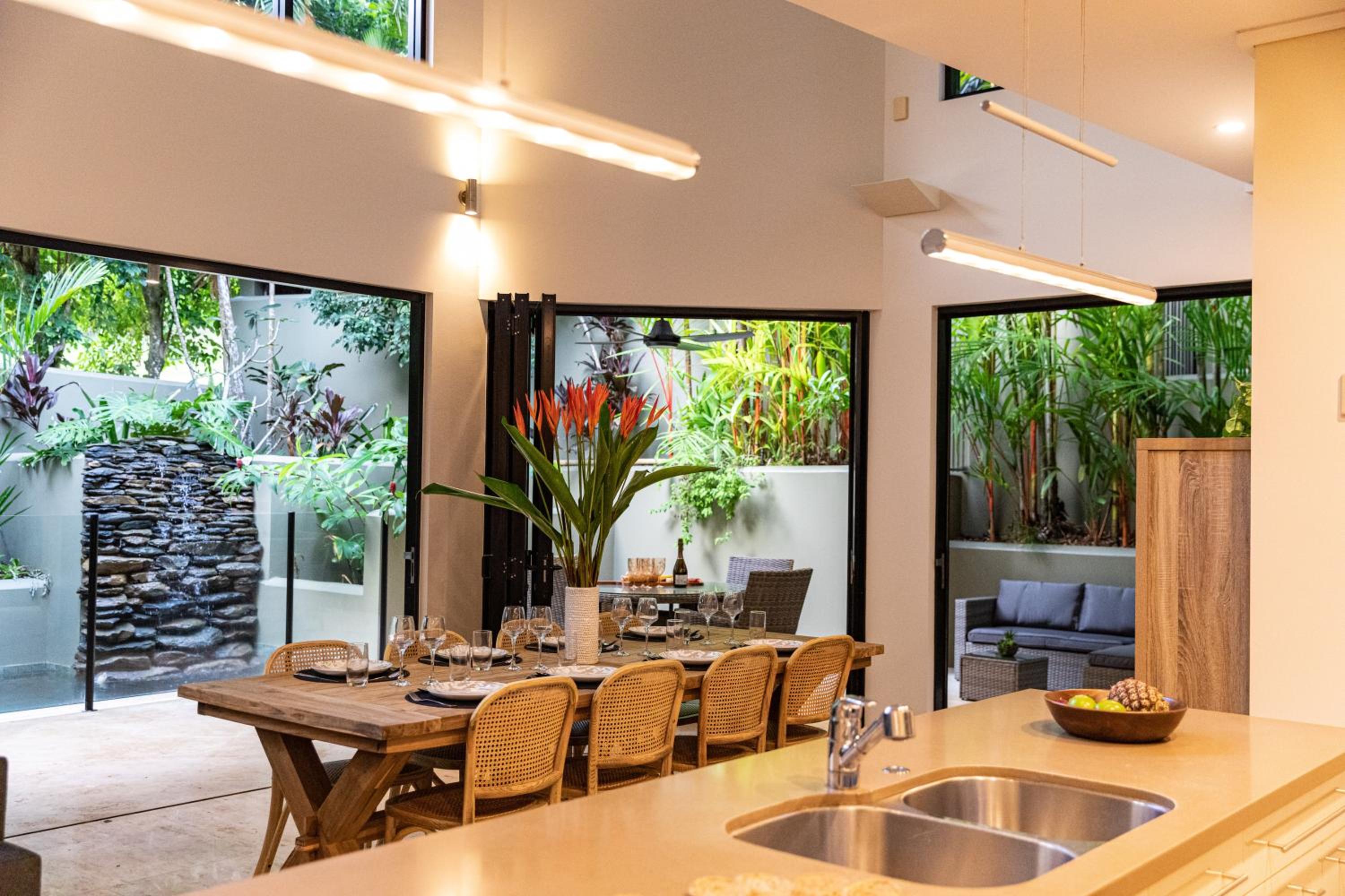 Amalfi - Port Douglas, luxury in the centre of town